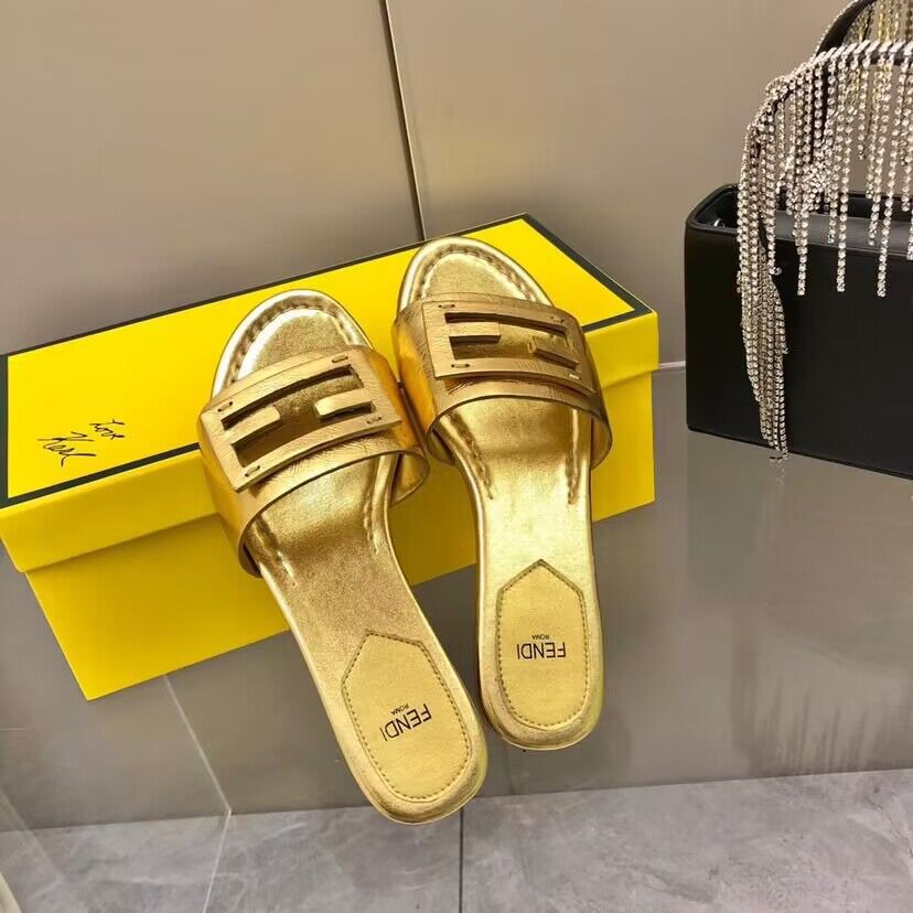 F**di slipper 2023101202