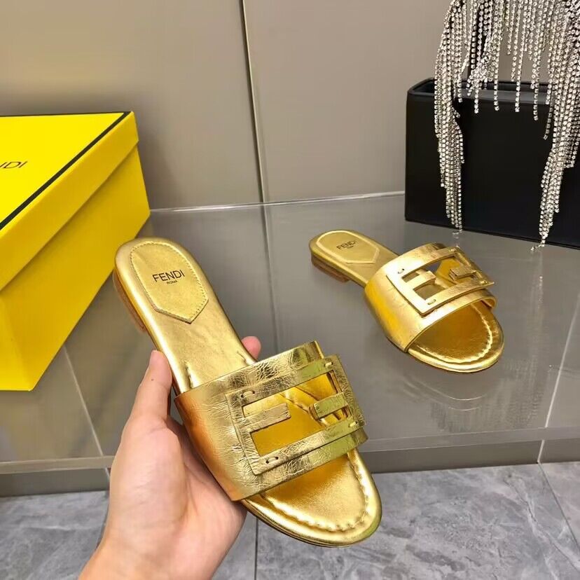 F**di slipper 2023101202