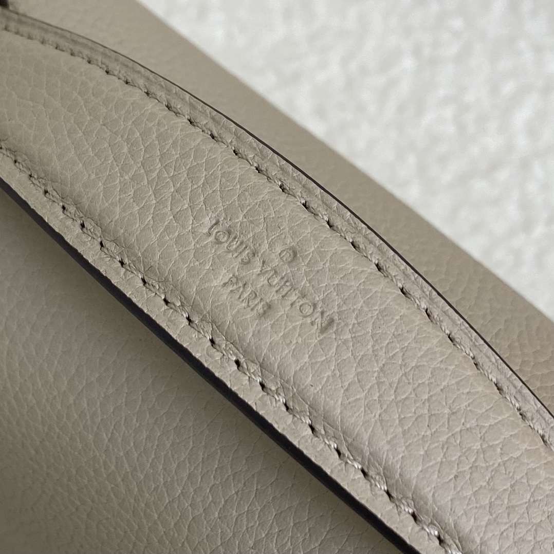 LV OXFORD bag 22*16*9.5cm 2023101602