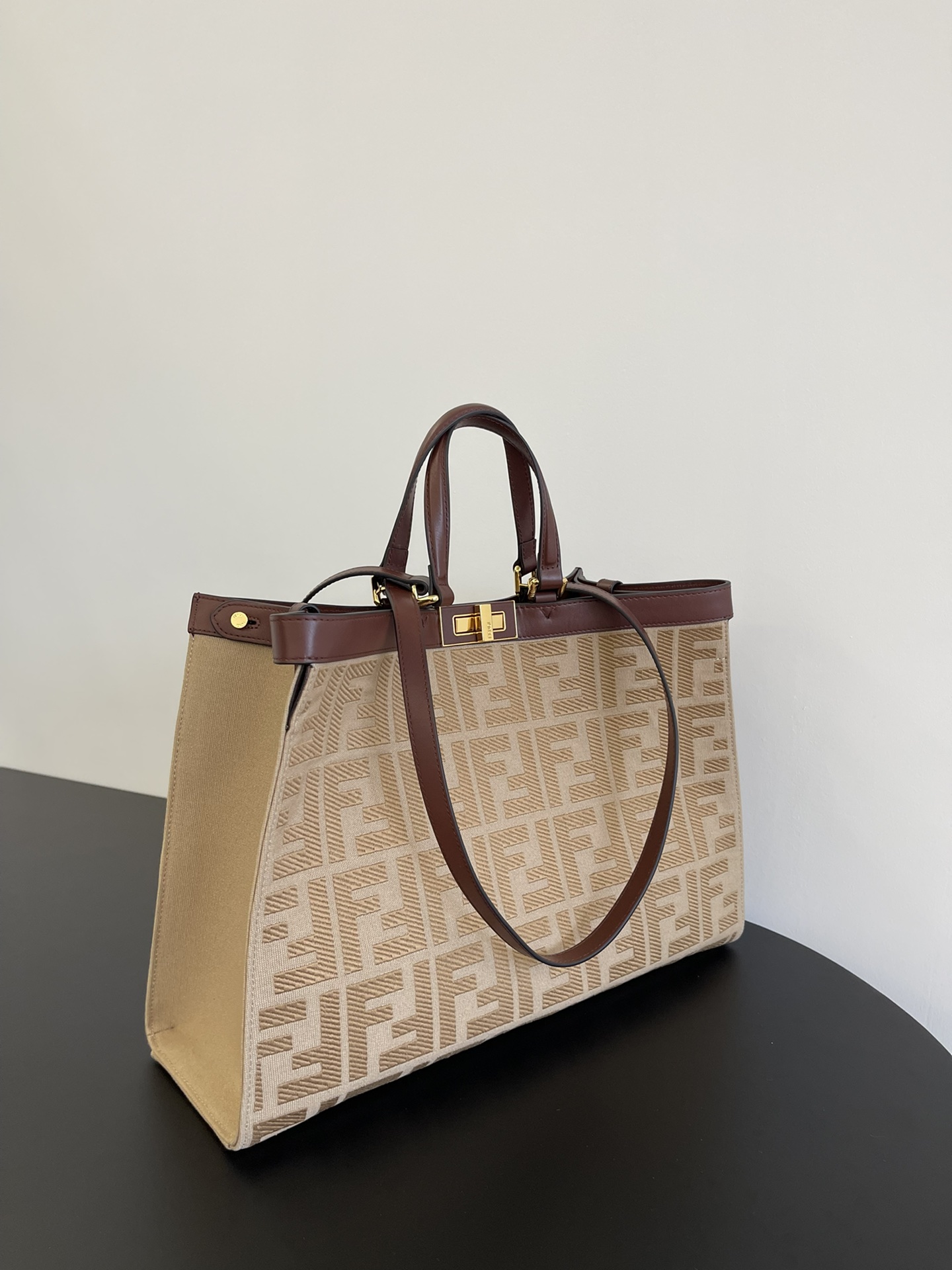 F**di peekaboo x-tote bag gm  41*16*30cm