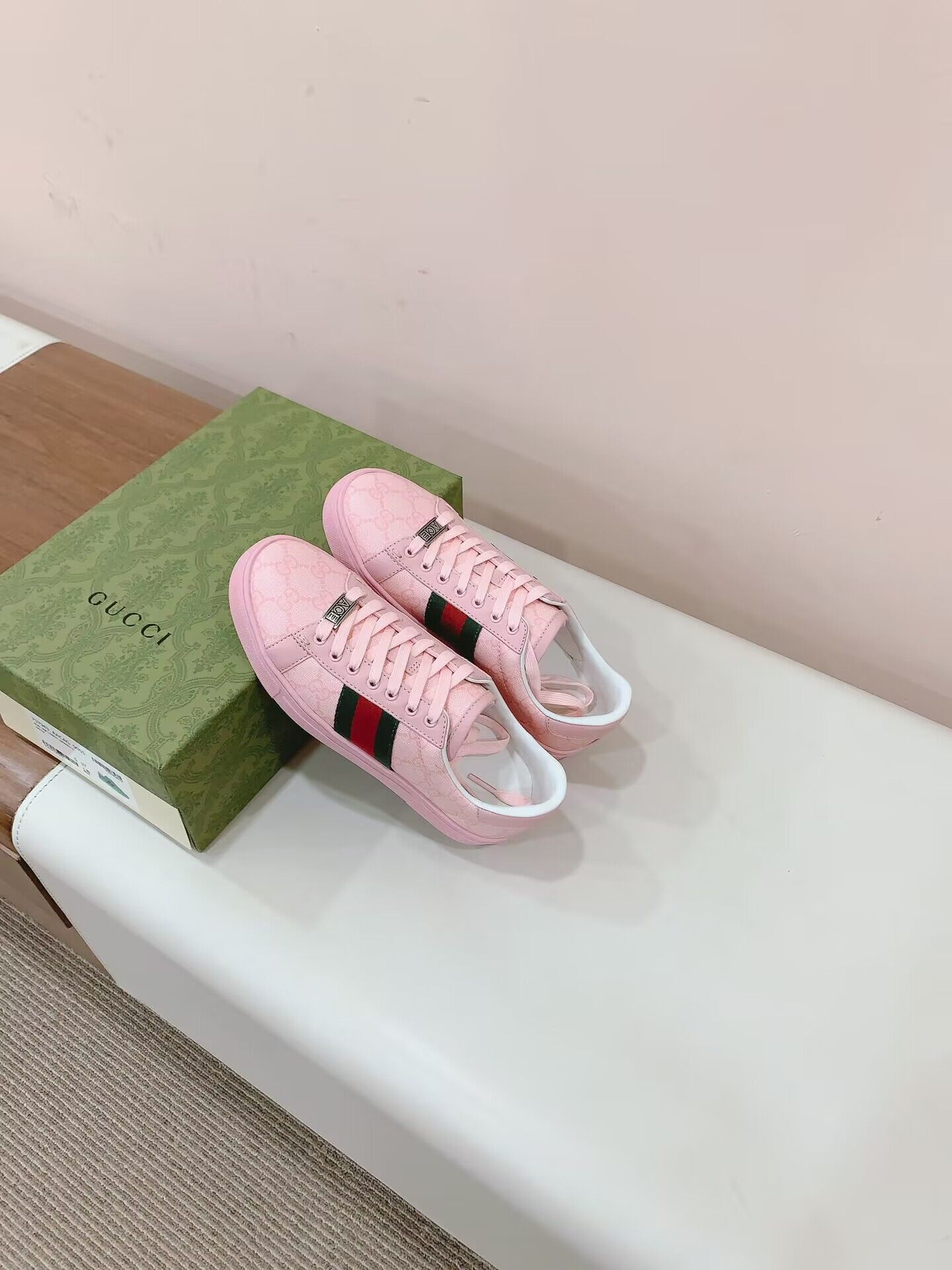 G*u*i sneaker 2023101901