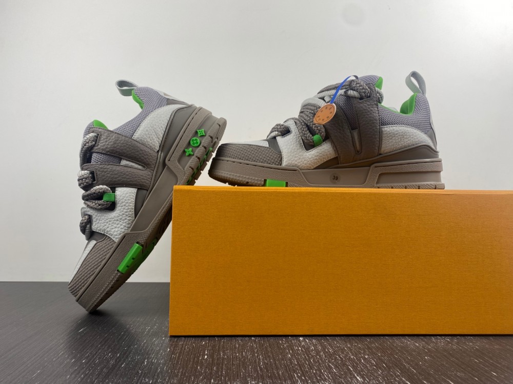 LV sneaker 2023102001
