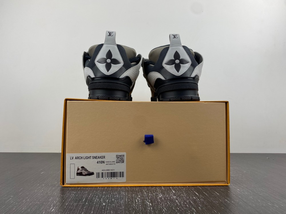 LV sneaker 2023102002