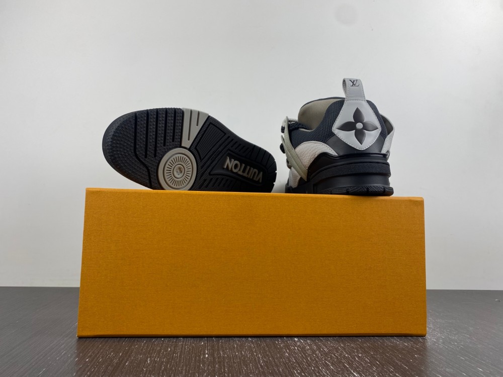 LV sneaker 2023102002