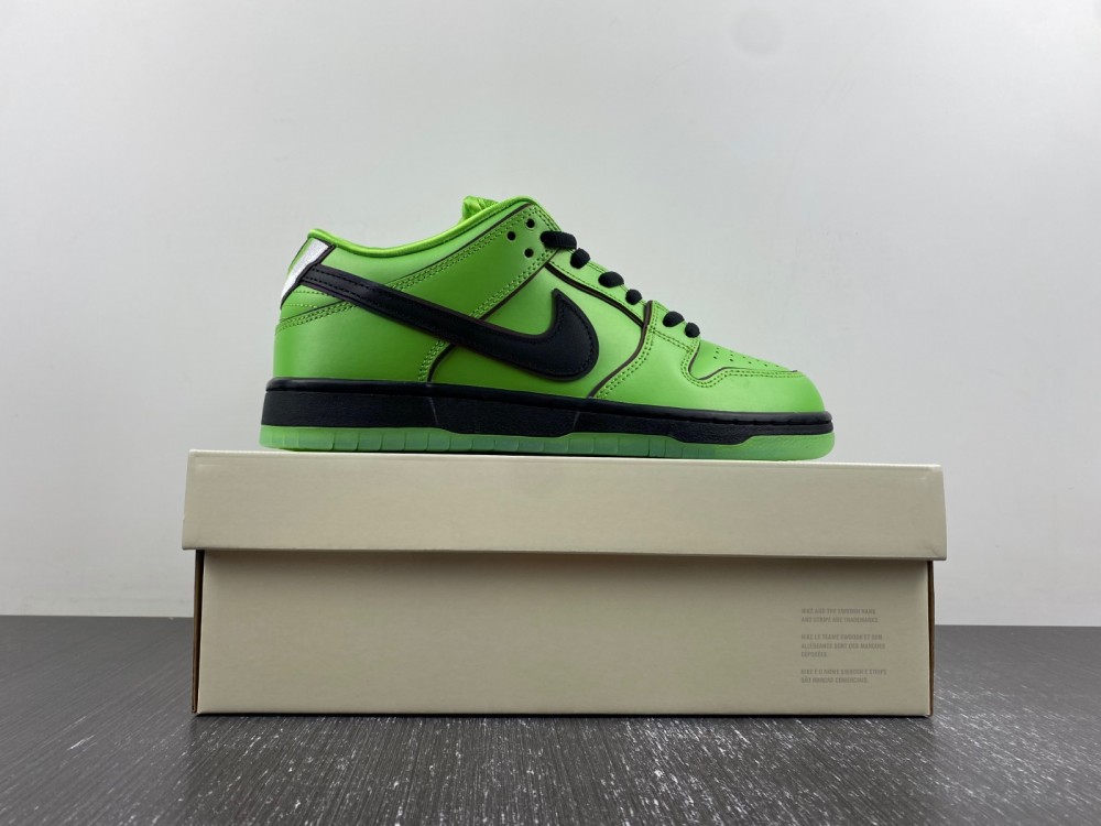The Powerpuff Girls x Dunk Low Pro SB QS Buttercup FZ8319-300