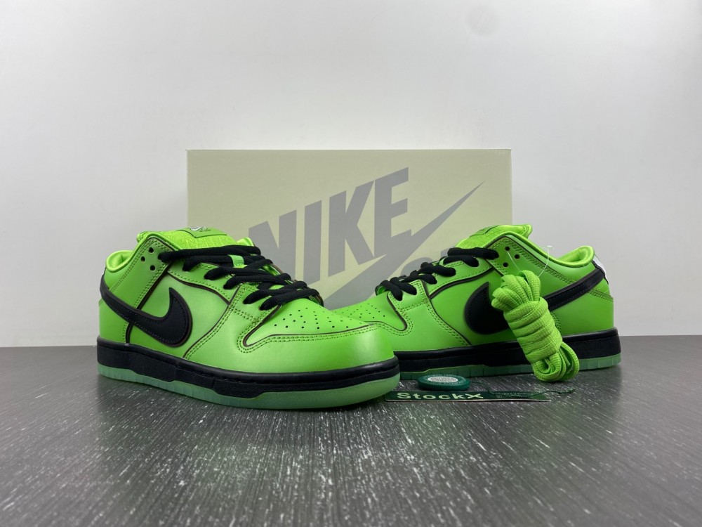 The Powerpuff Girls x Dunk Low Pro SB QS Buttercup FZ8319-300