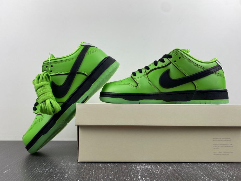 The Powerpuff Girls x Dunk Low Pro SB QS Buttercup FZ8319-300