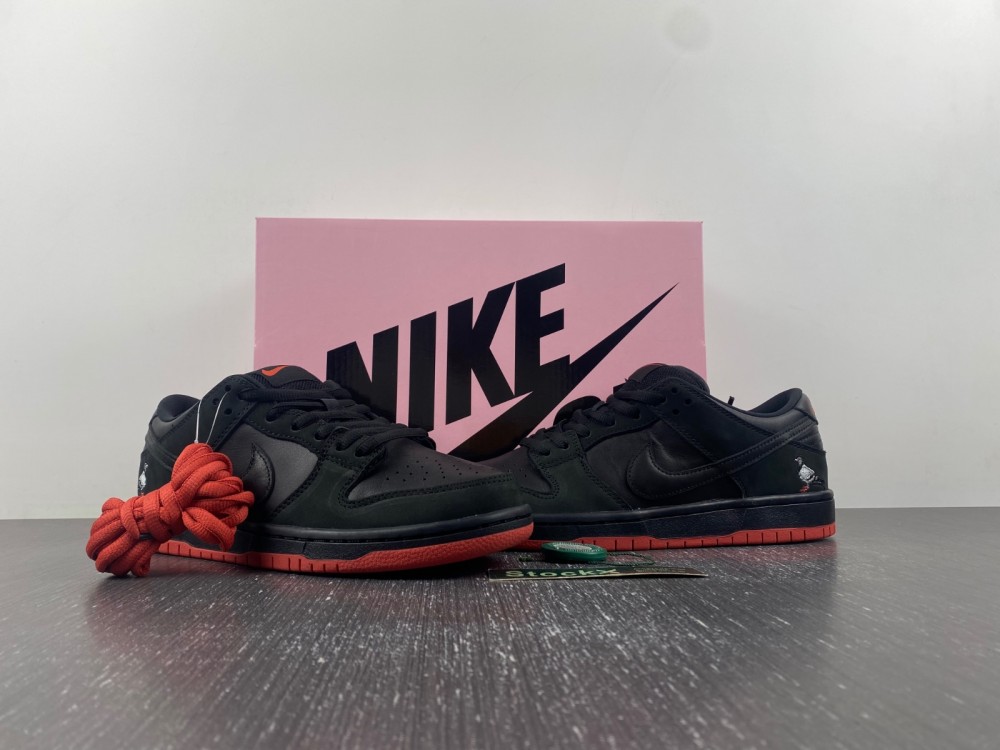 Nike SB Dunk Low Black Pigeon  883232-008