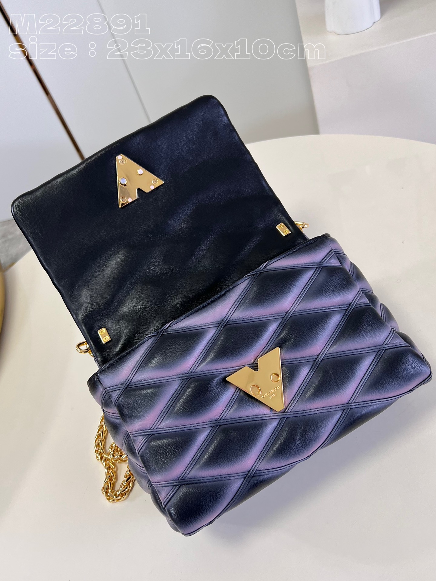 LV M23569 twist Nicolas Ghesquière BAG 23*16*10CM
