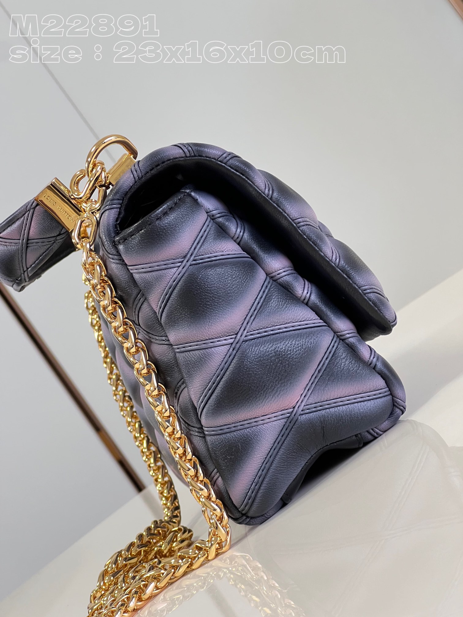 LV M23569 twist Nicolas Ghesquière BAG 23*16*10CM