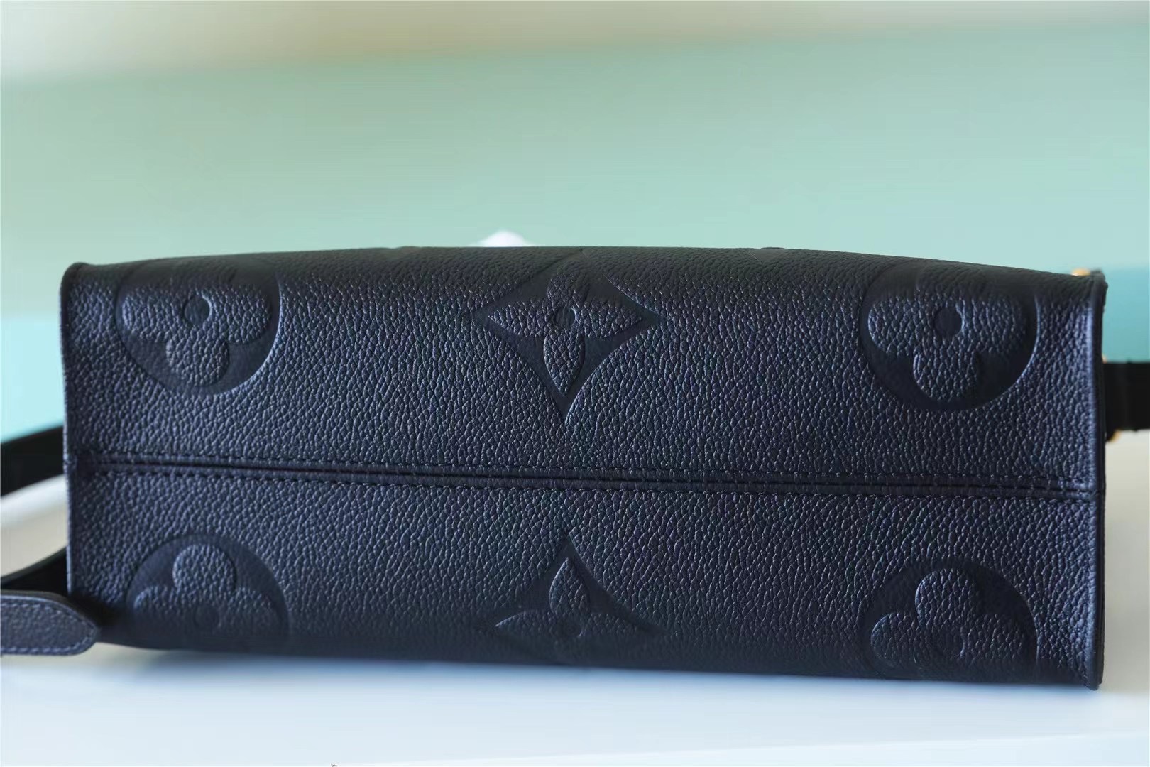 LV Onthego black 25*13*10CM 2023110901