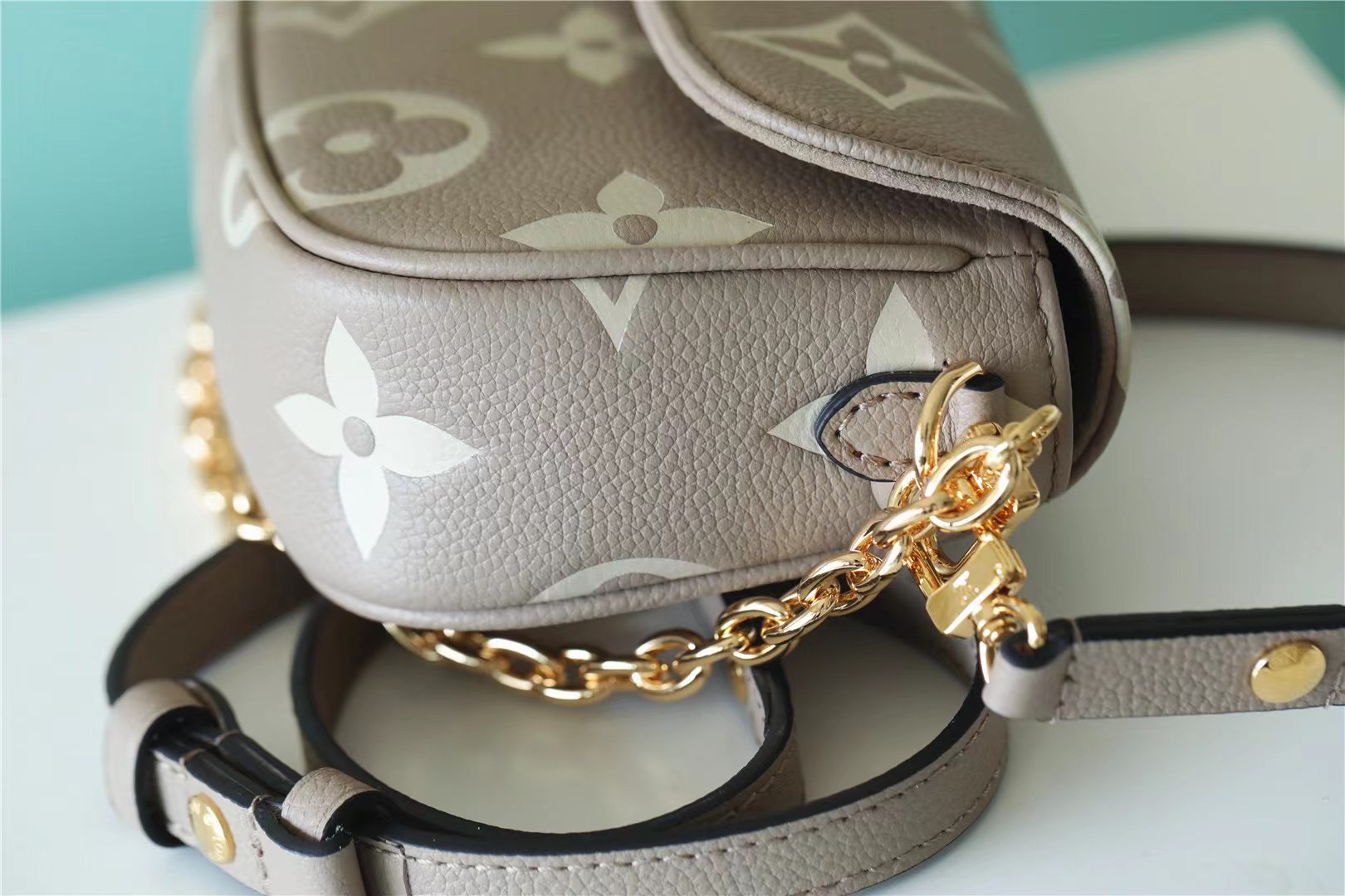 LV Wallet On Chain lvy 23.5*12*4.3CM 2023110903
