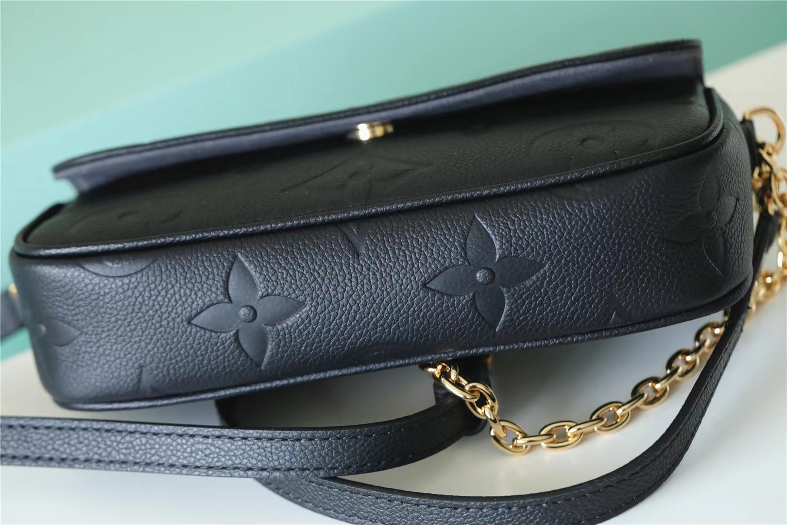 LV Wallet On Chain lvy black 23.5*12*4.3CM 2023110904