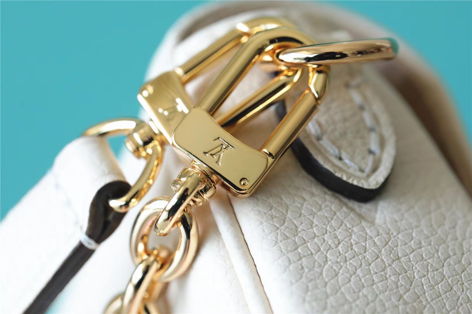 LV Wallet On Chain lvy black 23.5*12*4.3CM 2023110905