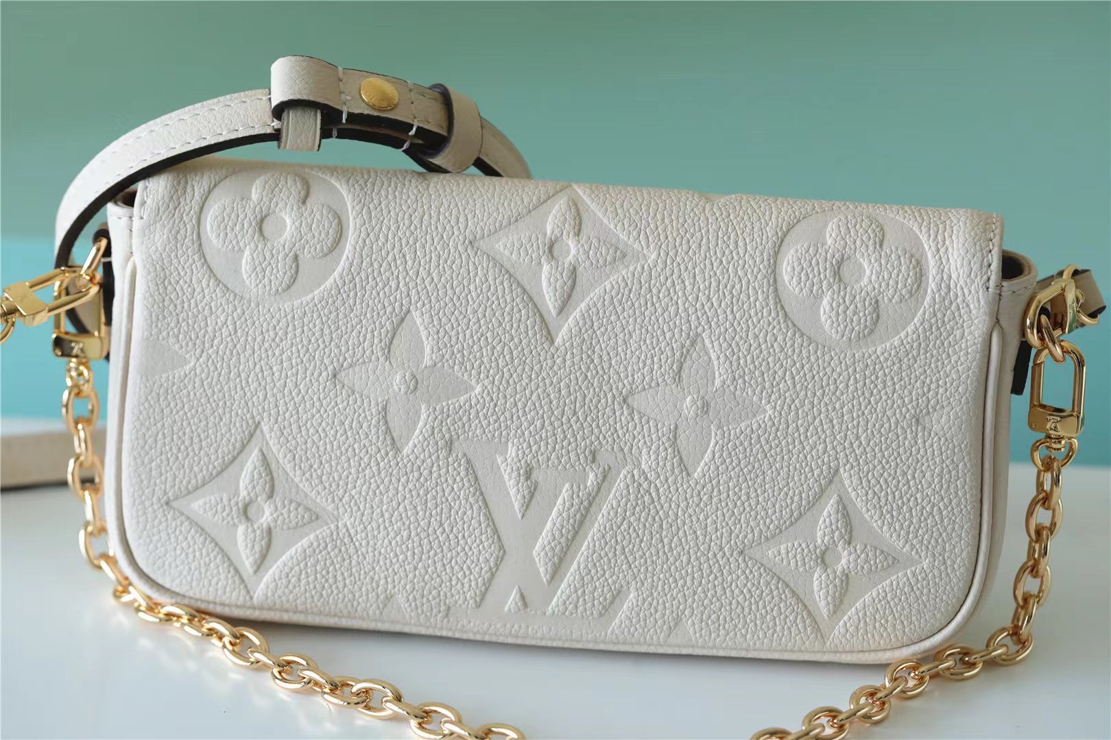 LV Wallet On Chain lvy black 23.5*12*4.3CM 2023110905
