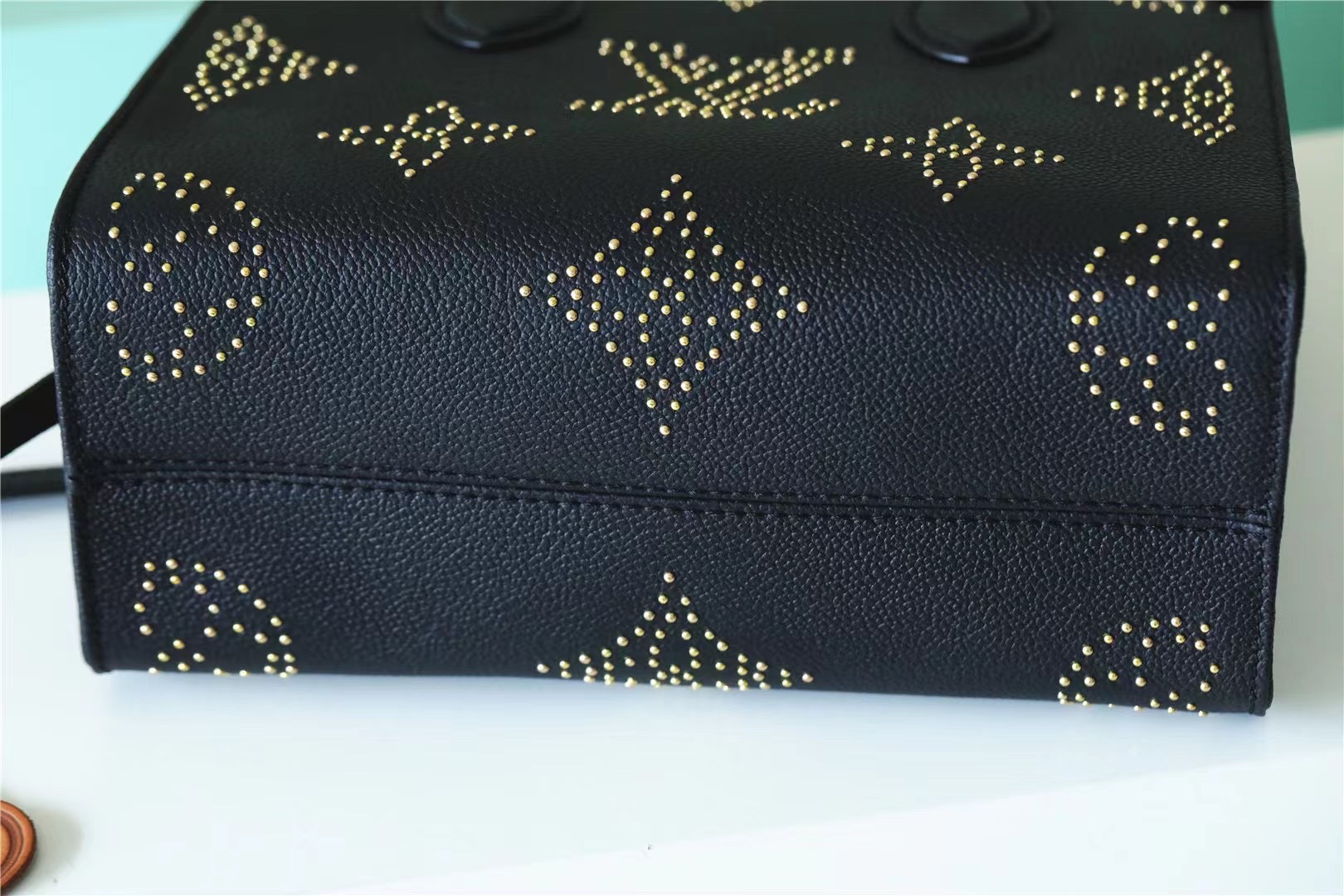 LV Onthego PM 25*19*11.5CM 2023110909