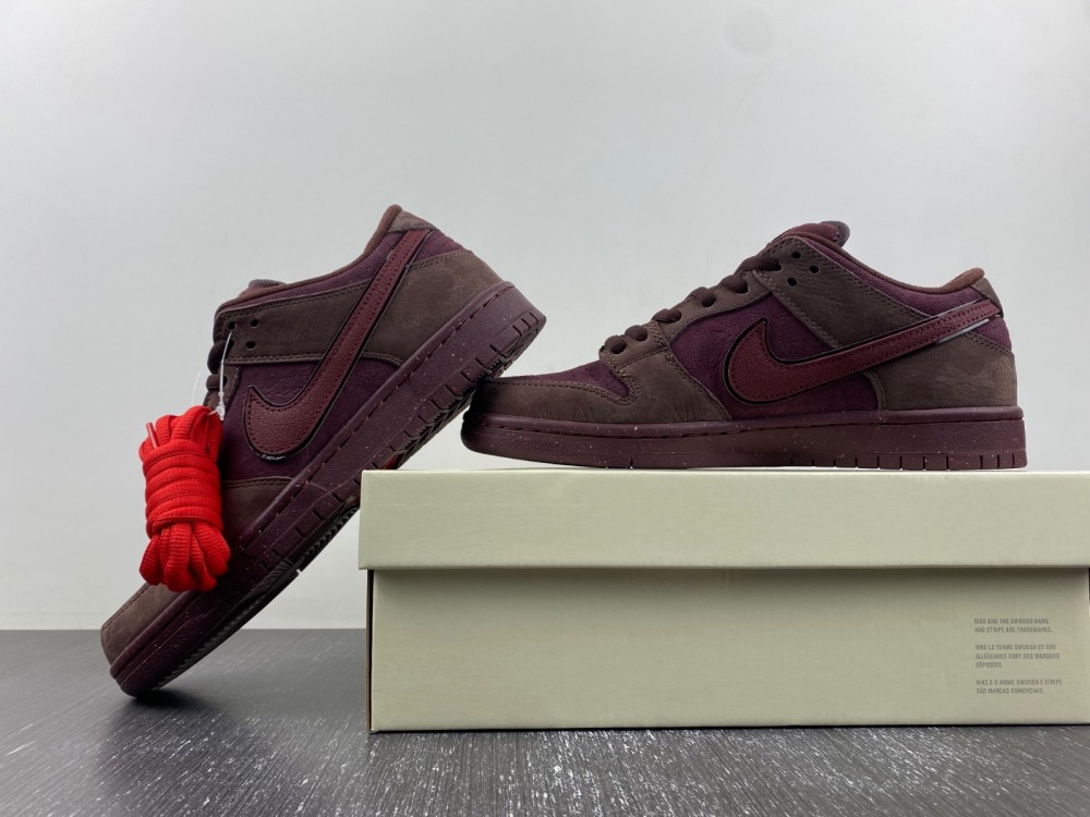 Nike SB Dunk Low Premium Valentine