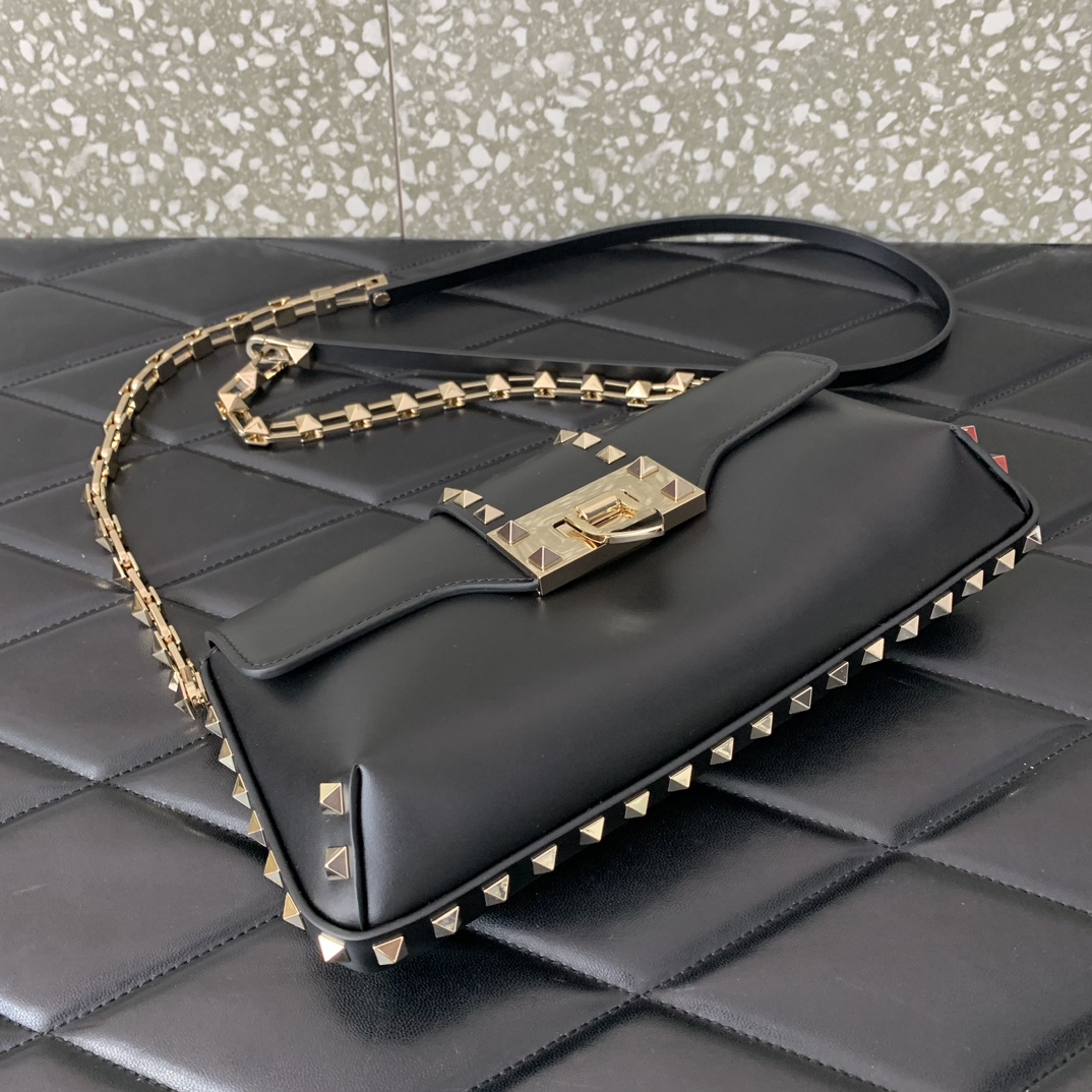 Valentino rockstud bag 26*13*7CM 2023111701