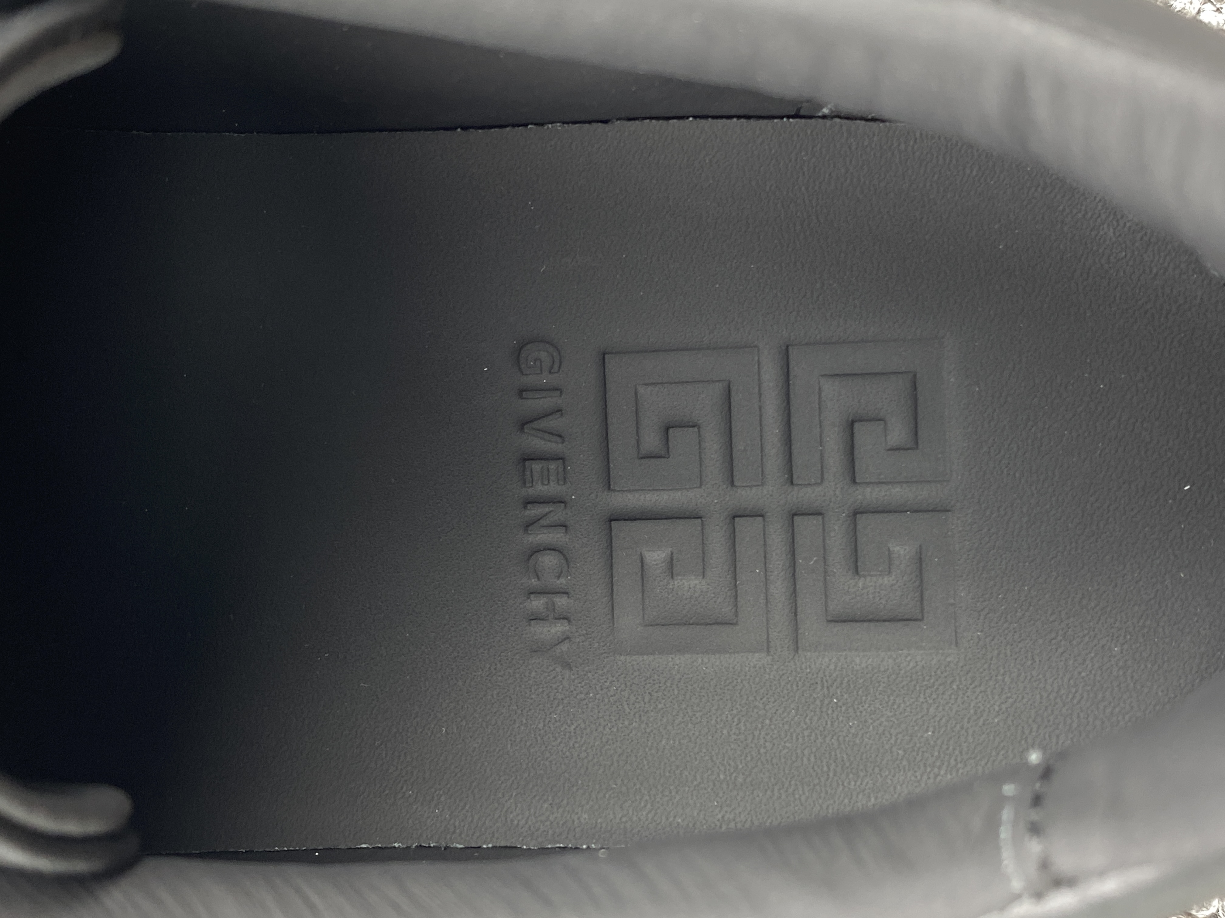 Givenchy sneaker 2023112101