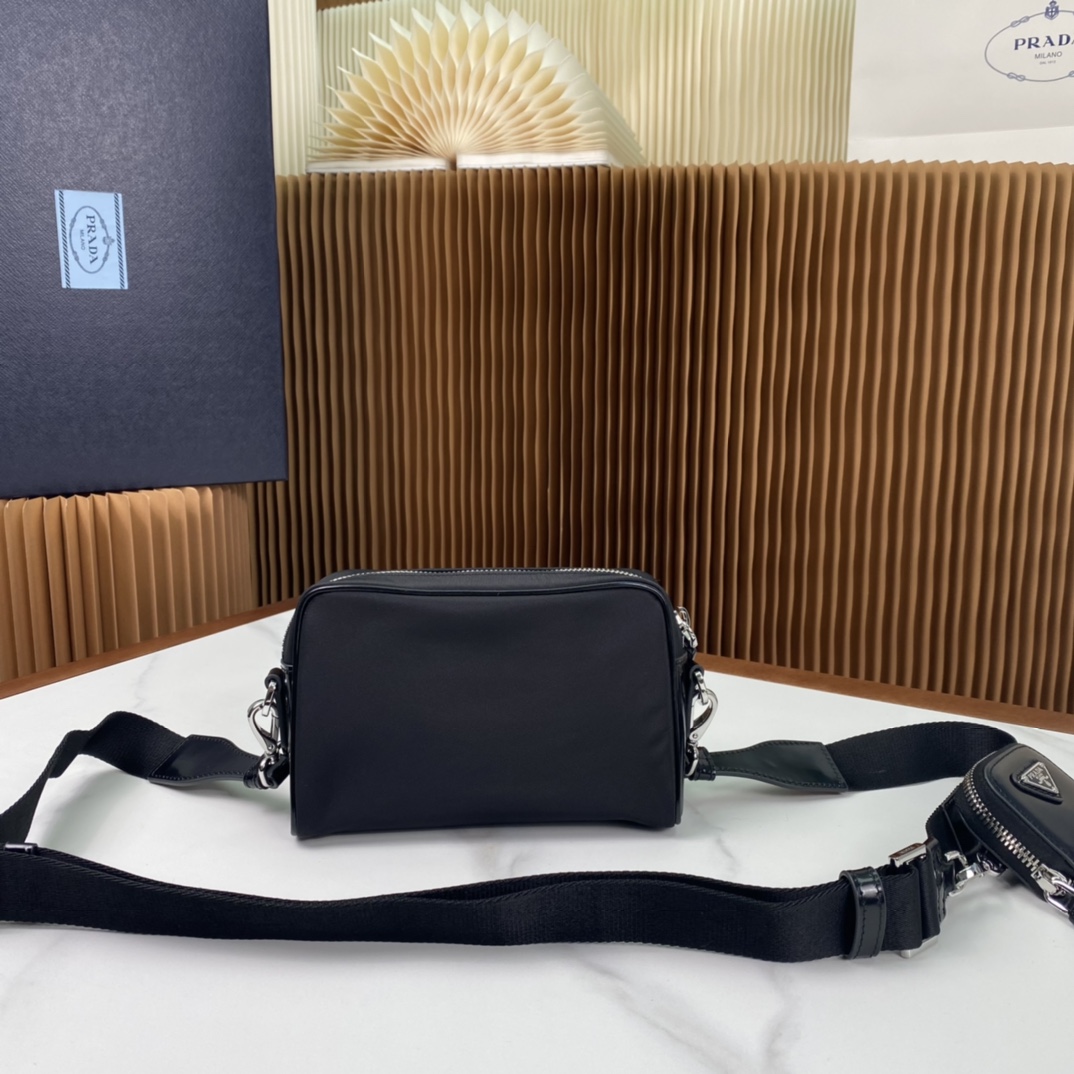 Pra*a re-nylon bag 18*11.5*5cm 2023112205