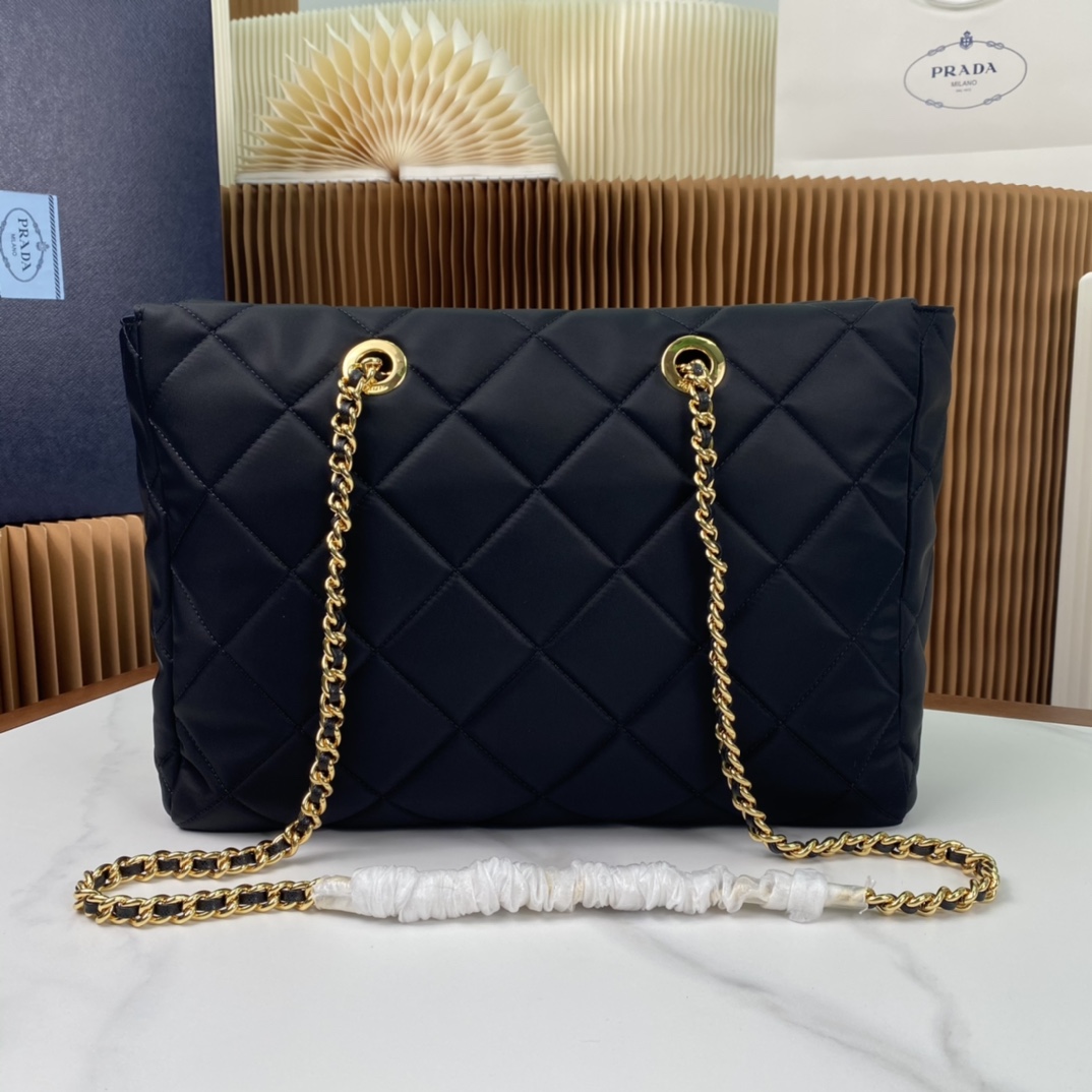 Pra*a vintage bag 35*25*9.5cm