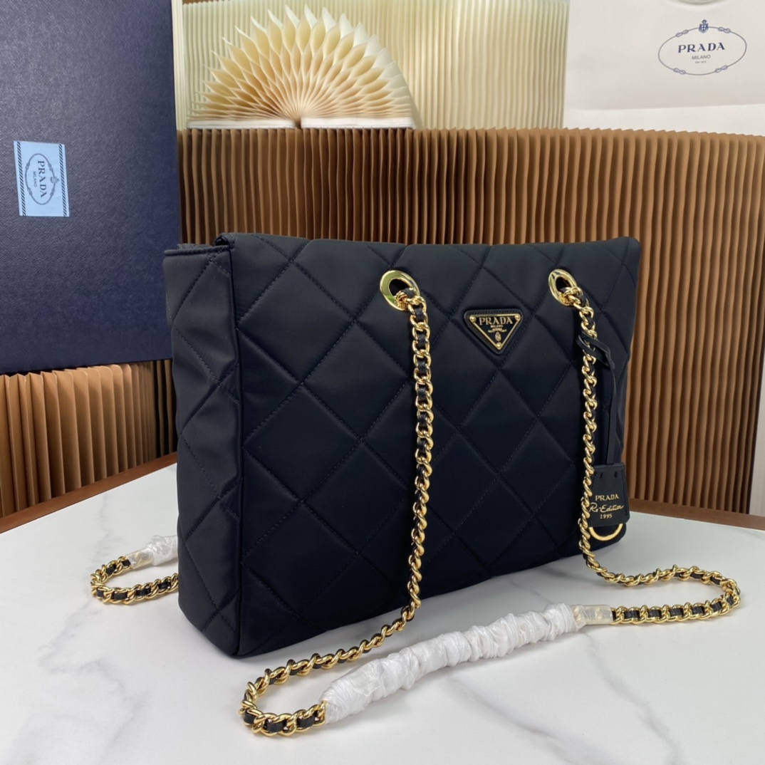 Pra*a vintage bag 35*25*9.5cm