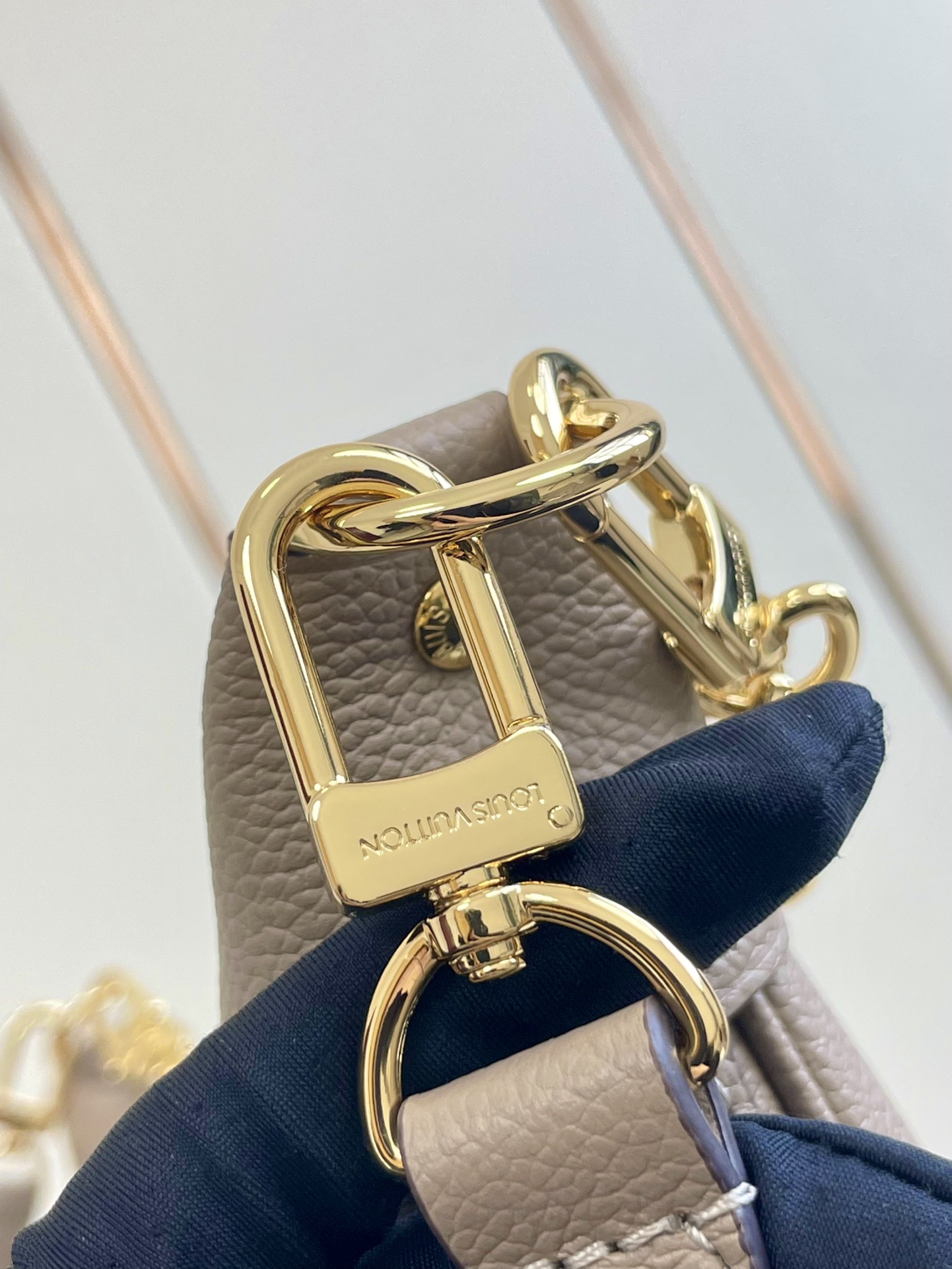 LV LOOP HOBO bag 38*26*10cm 2023112201
