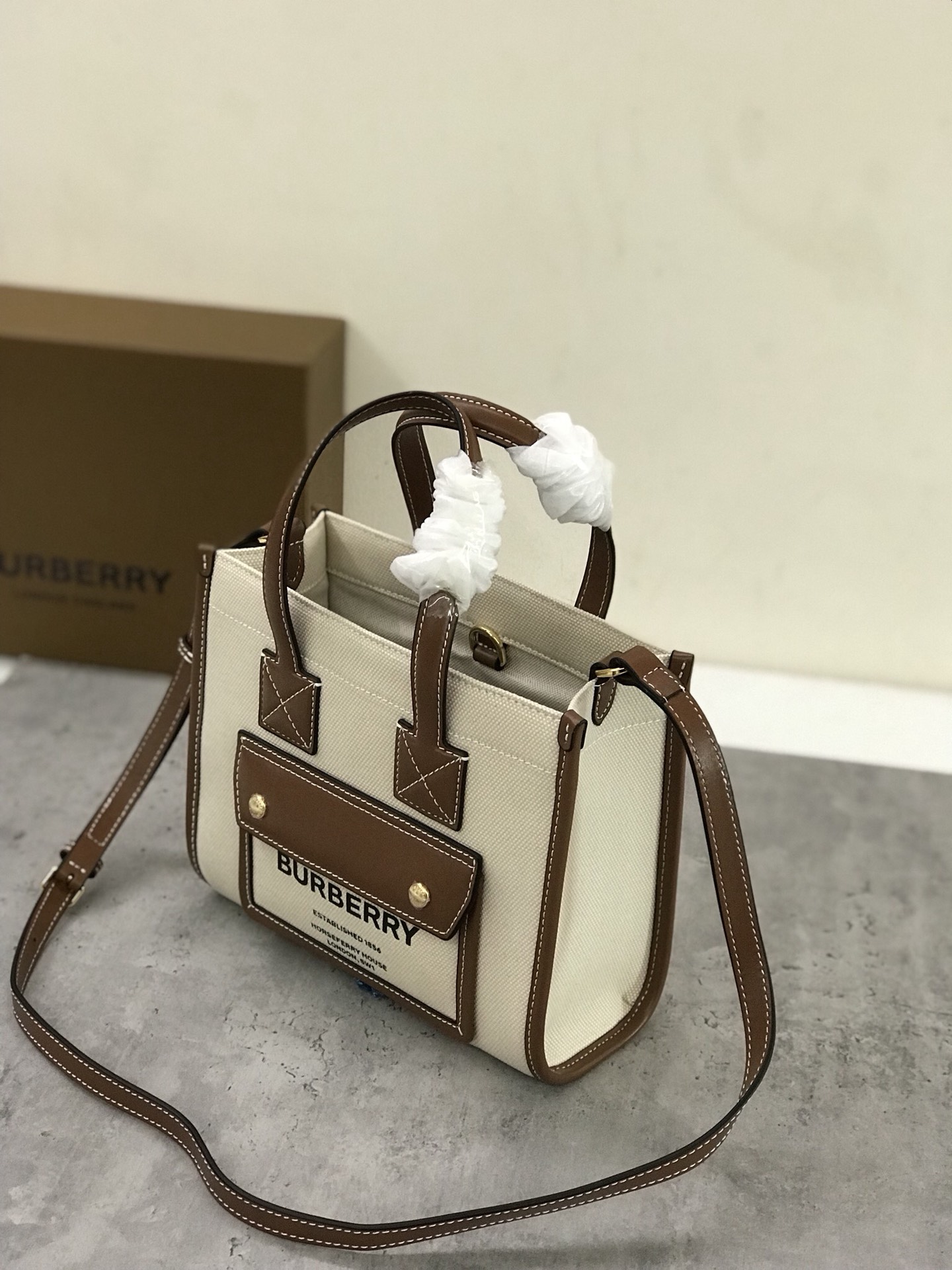 B**rry crossbody tote bag 23*8*19cm 2023112304