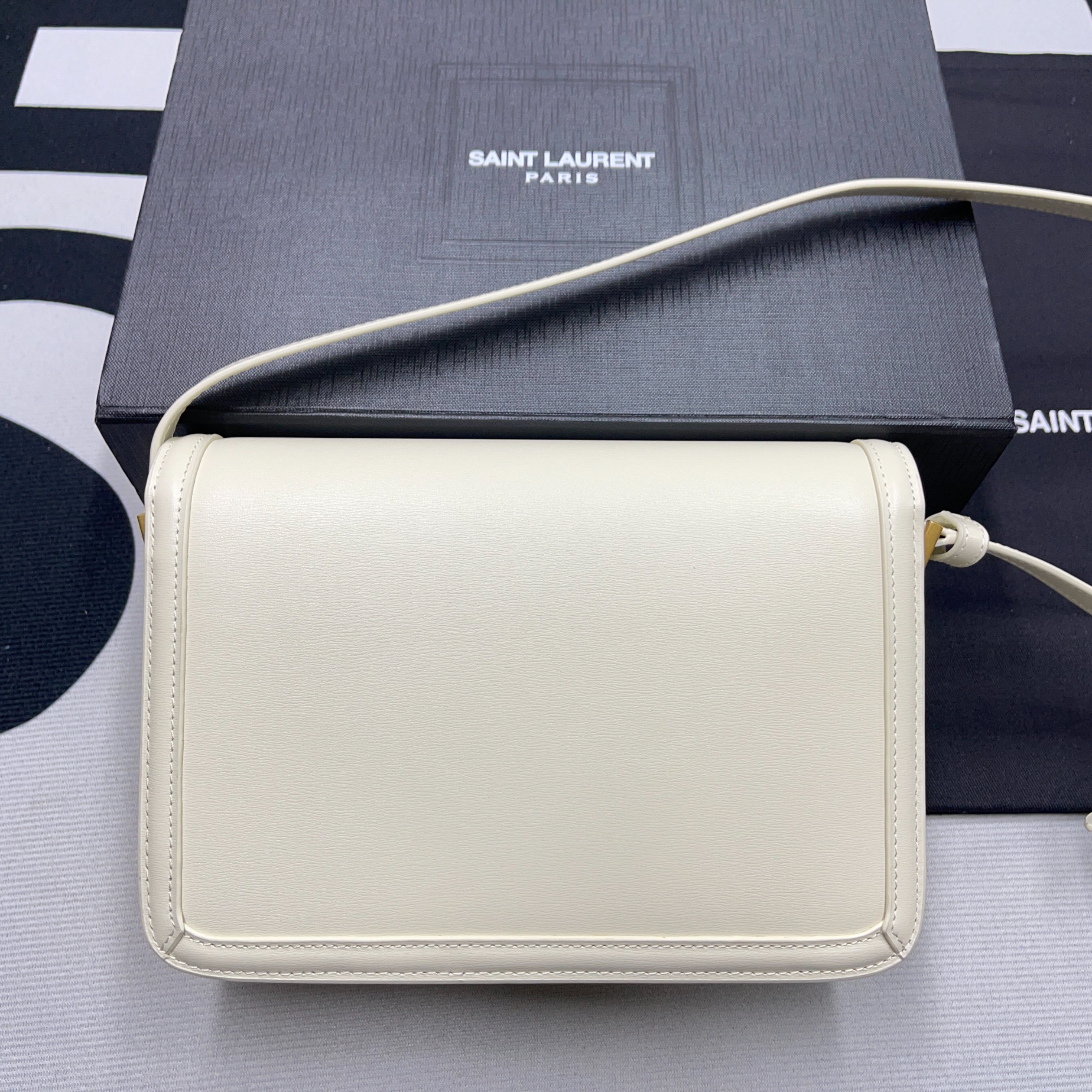 Y*L solferino box 23cm 2023112303