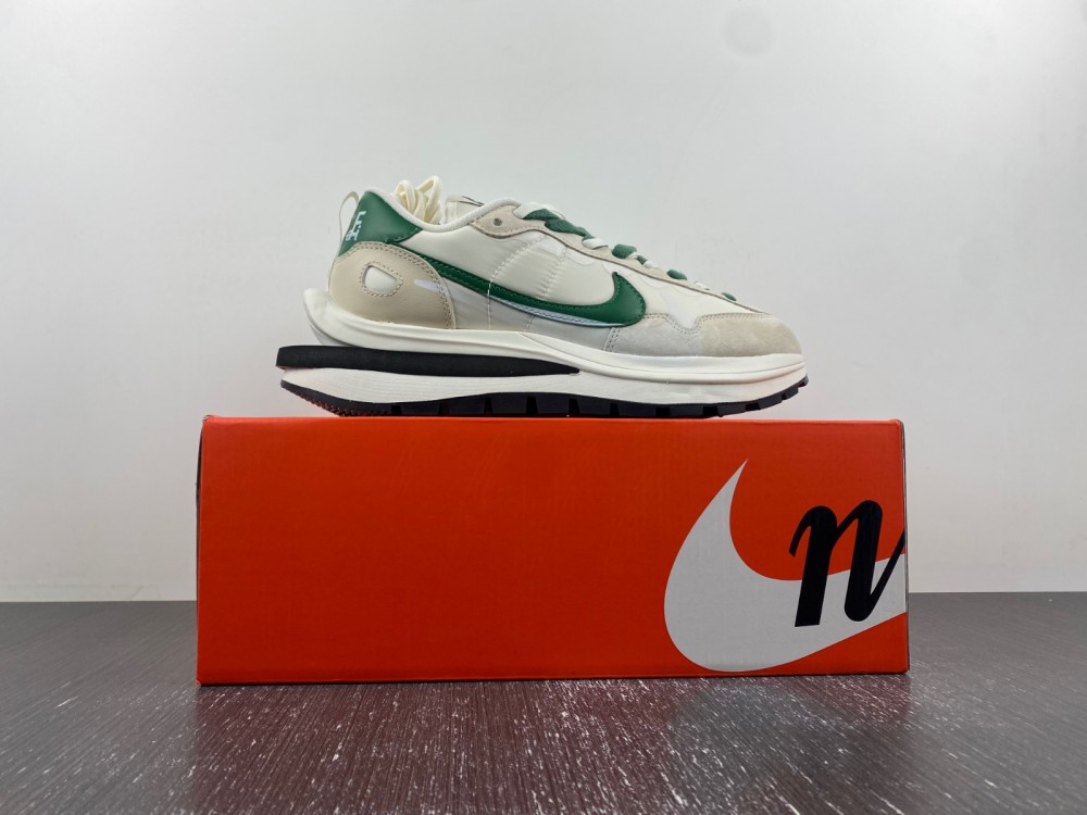 Nike Sacai x VaporWaffle Tour Yellow DD1875-102