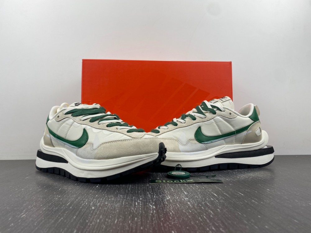 Nike Sacai x VaporWaffle Tour Yellow DD1875-102