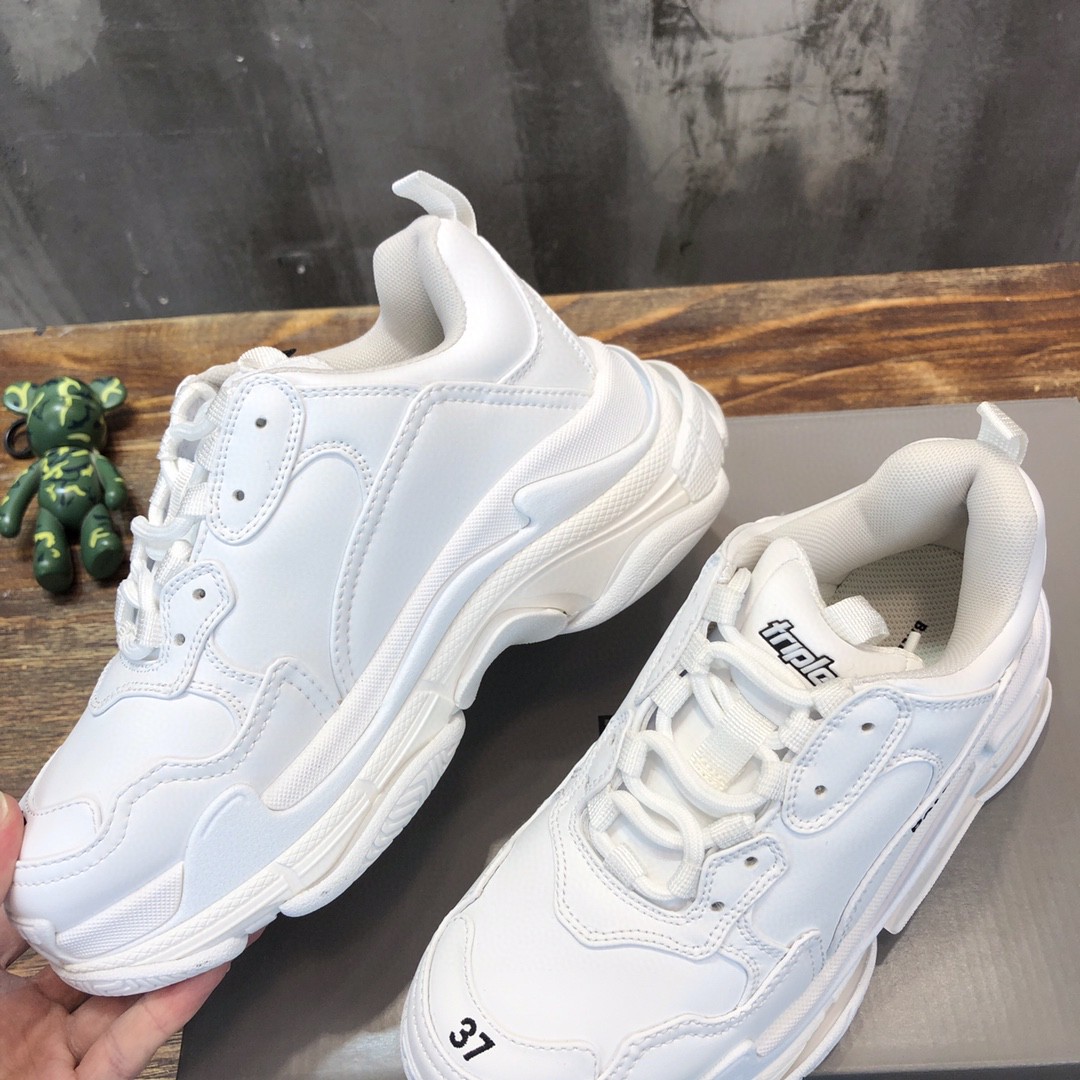 Ba1enc1aga Triple S 2023112401