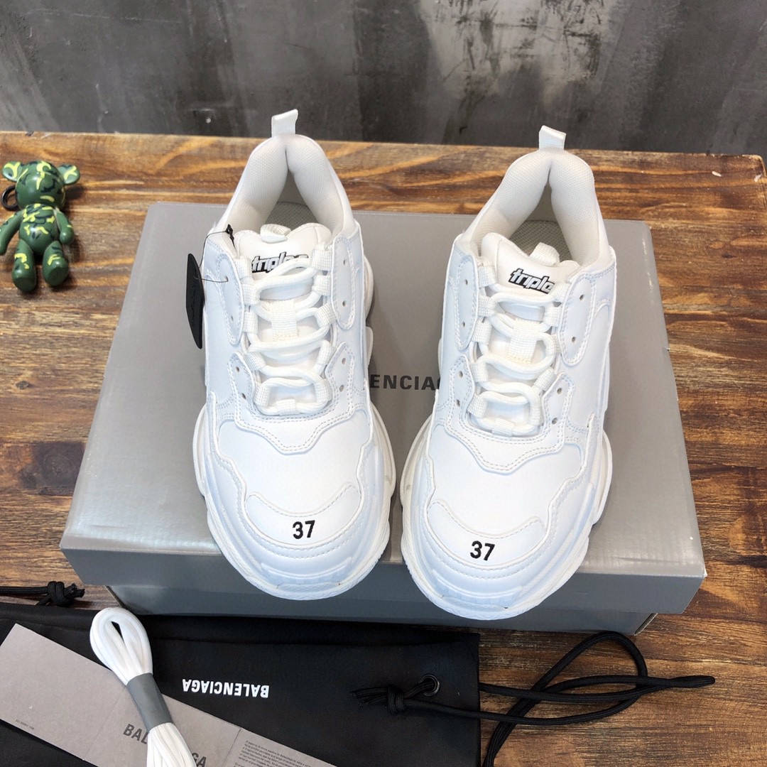 Ba1enc1aga Triple S 2023112401