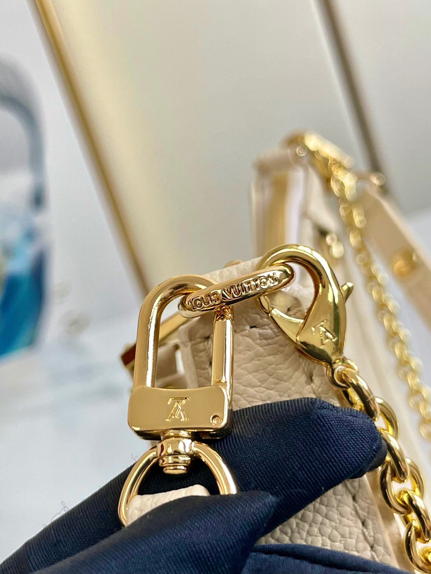 1V Monogram Empreinte Easy Pouch On Strap 19*11.5*3CM
