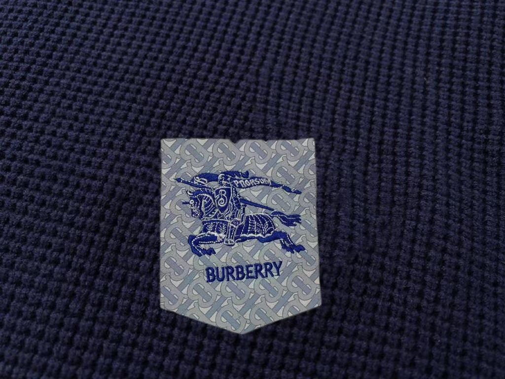 B**rry sweater 2023112401