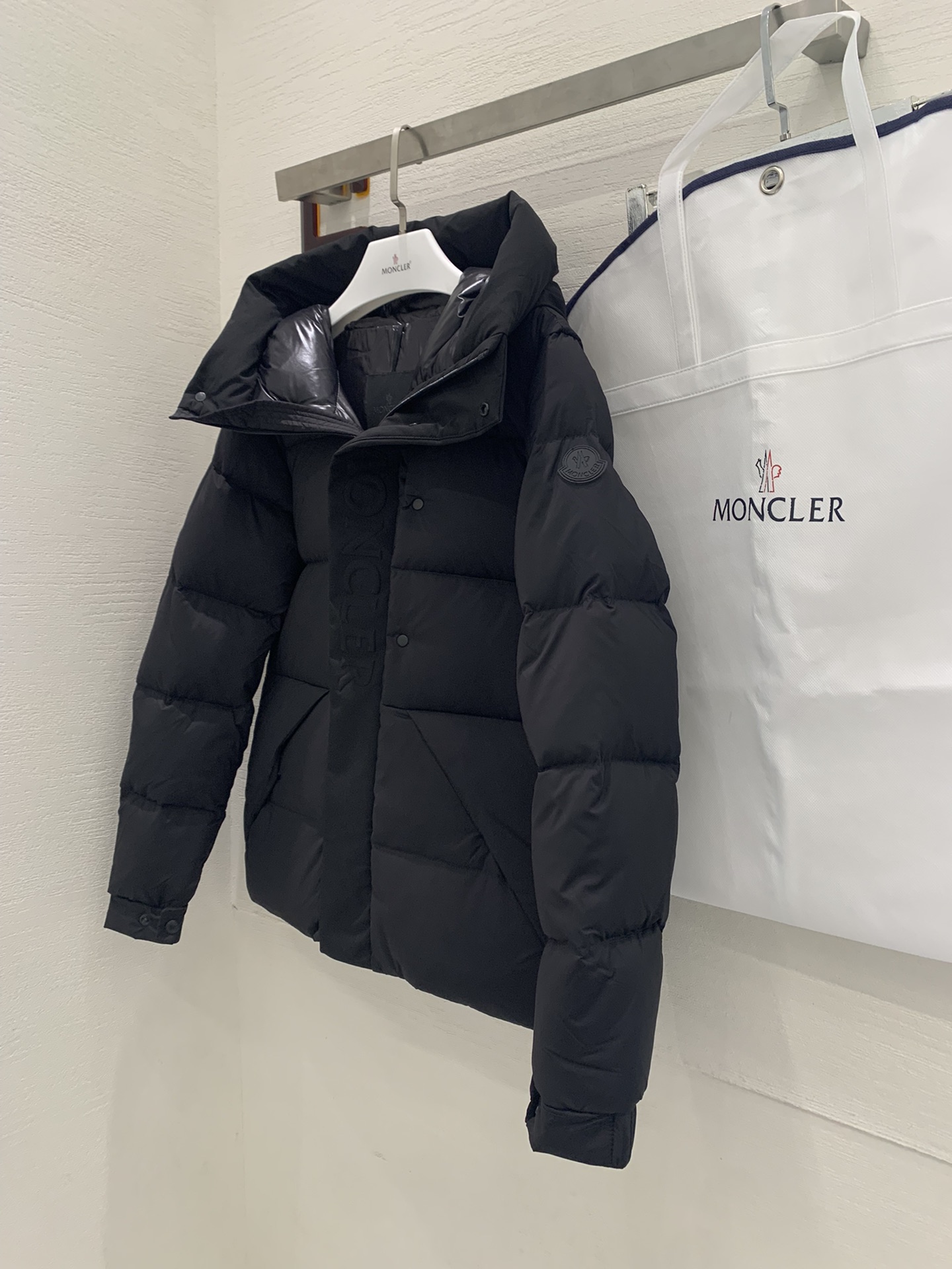 Moncler 2023112408