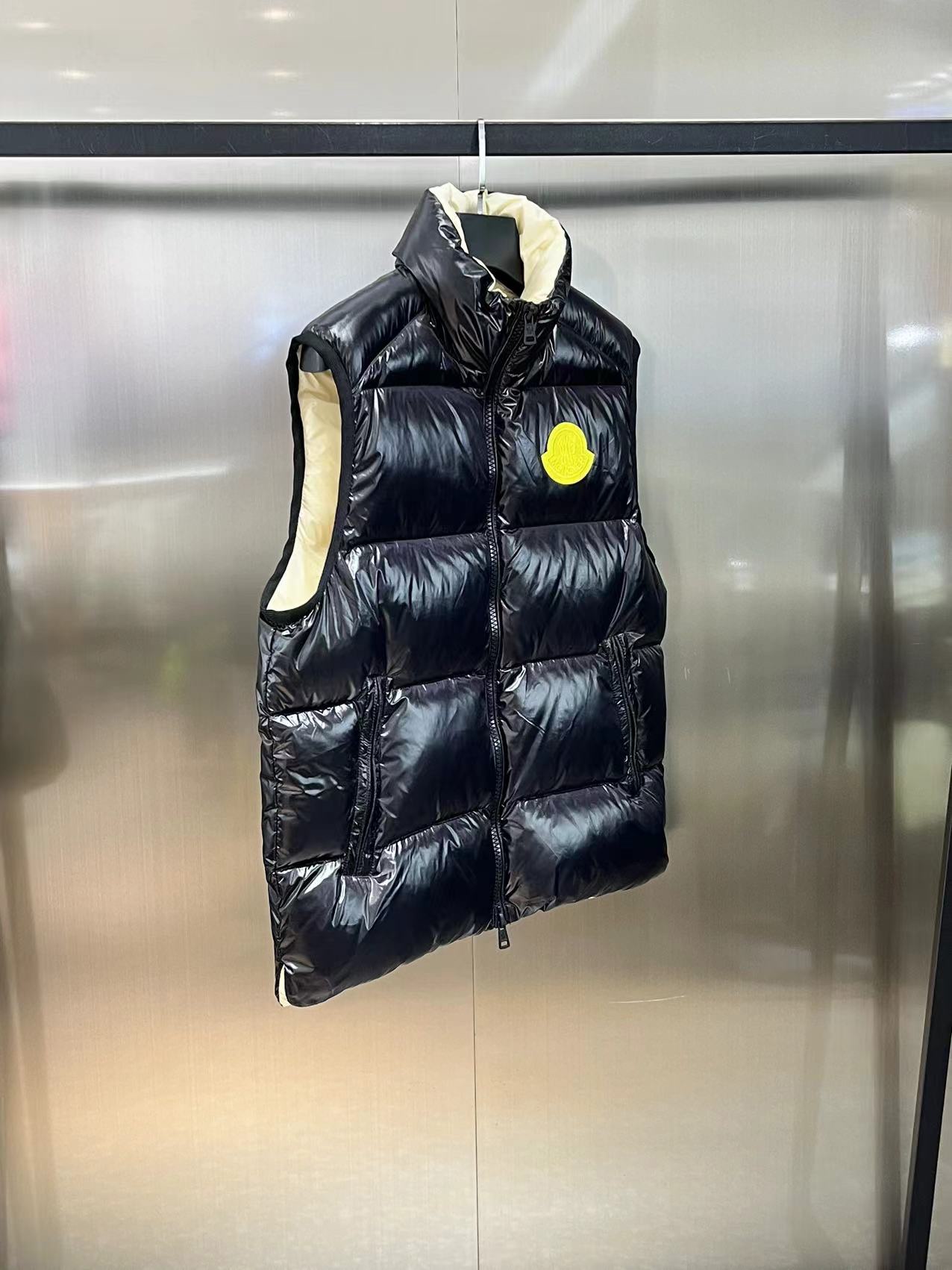 Moncler 2023112411