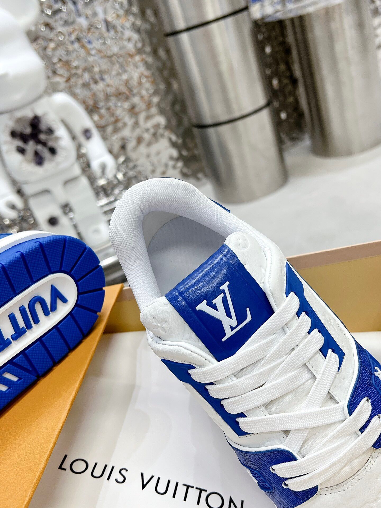 LV sneaker 2023112501