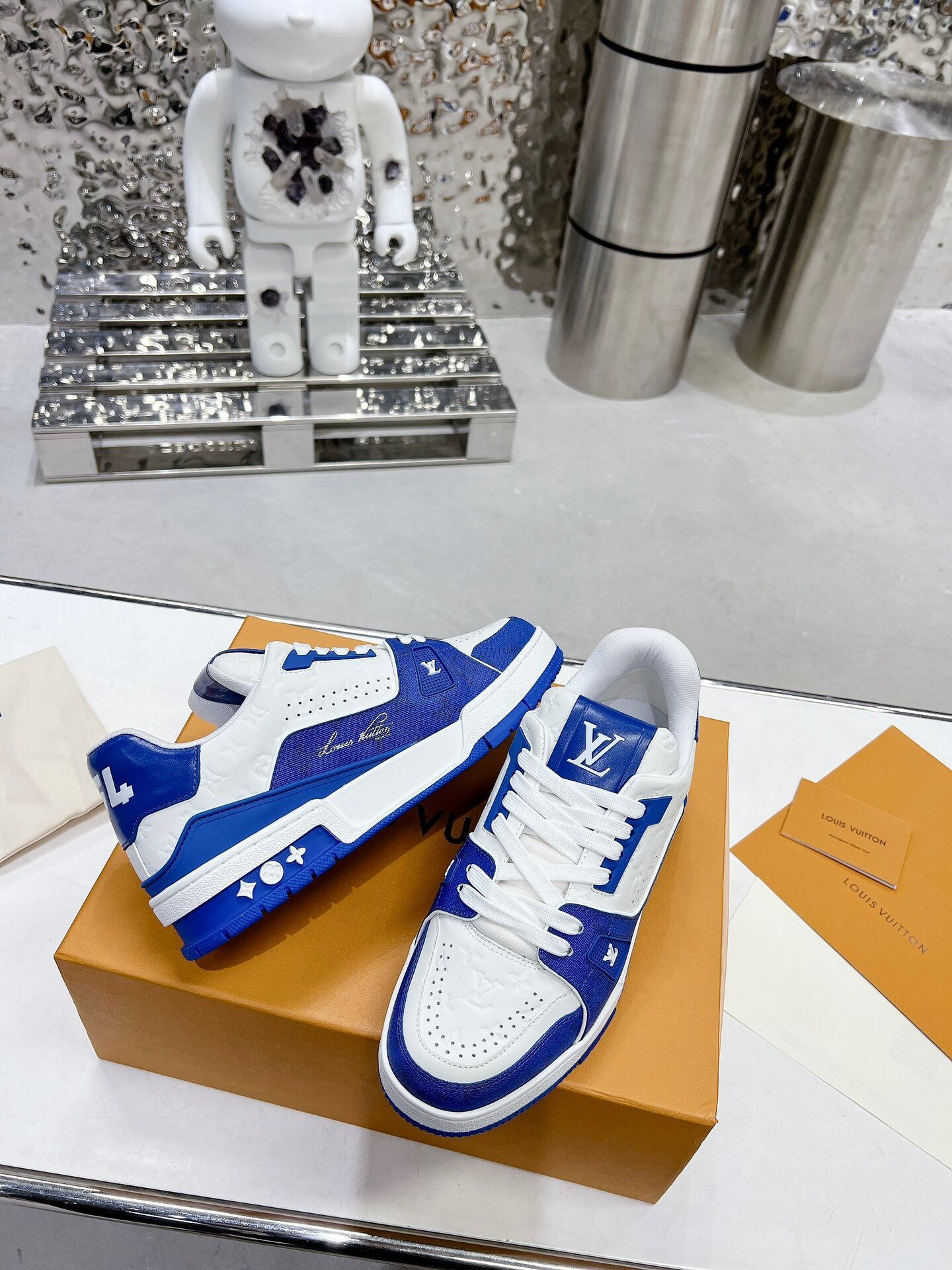 LV sneaker 2023112501