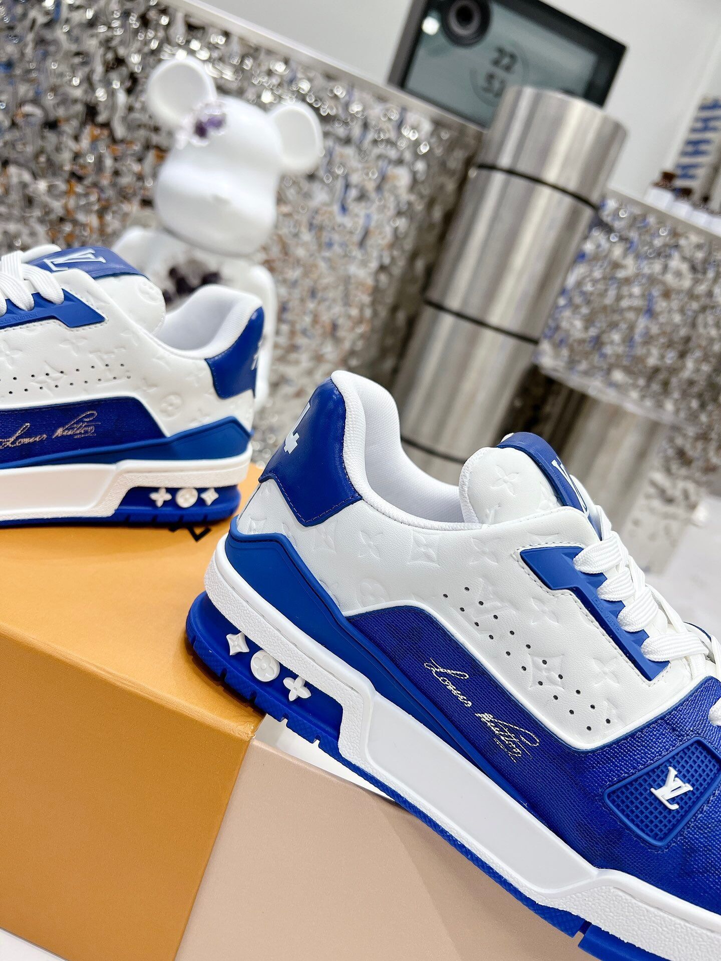 LV sneaker 2023112501