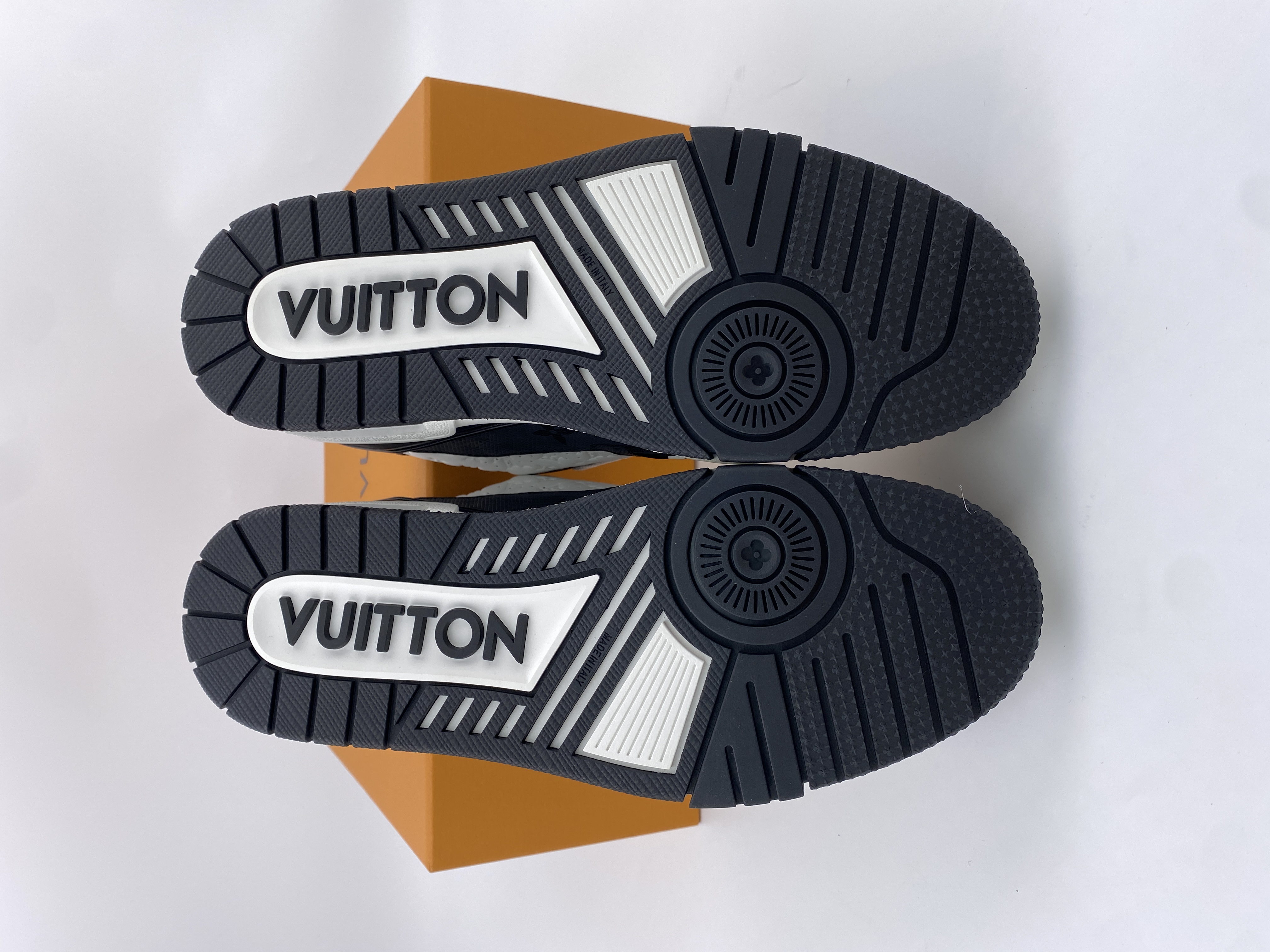 LV#54 sneaker 2023112701