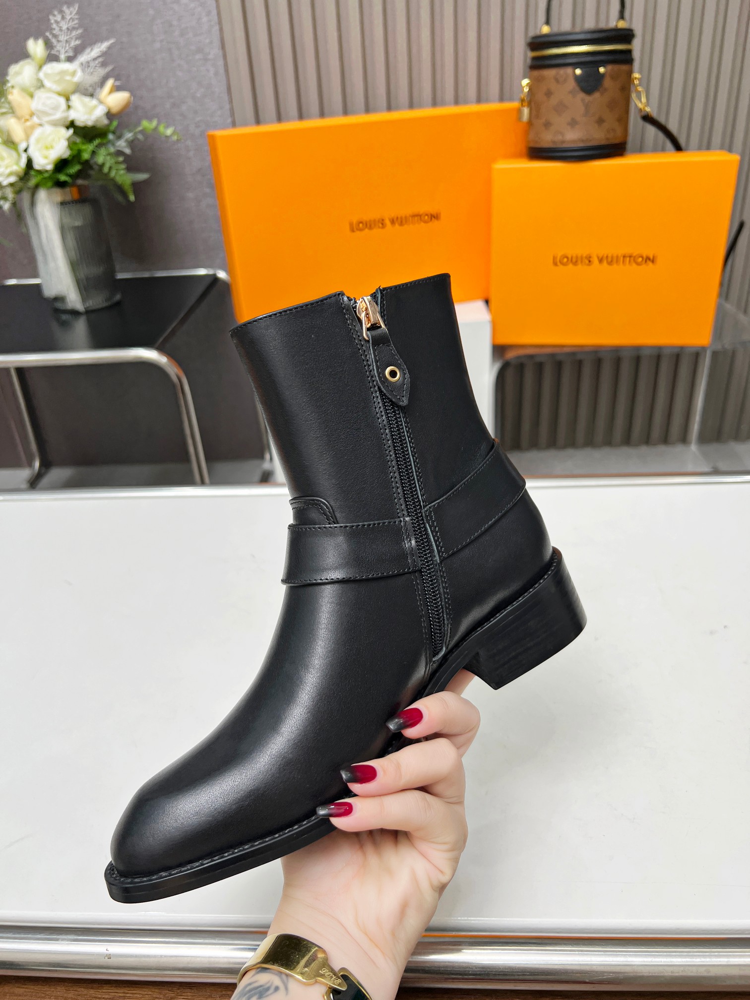 LV boots 2023112802