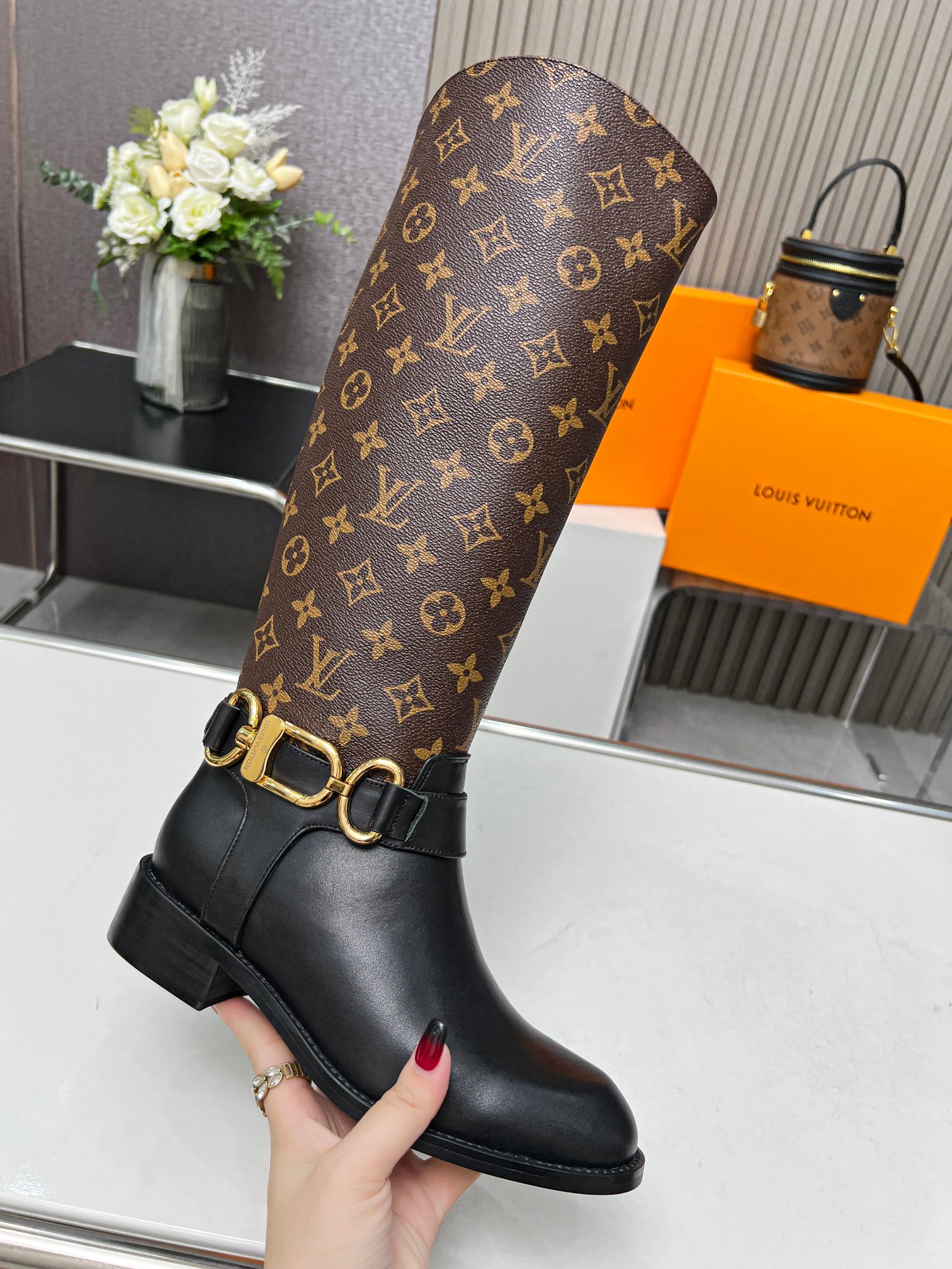LV boots 2023112803