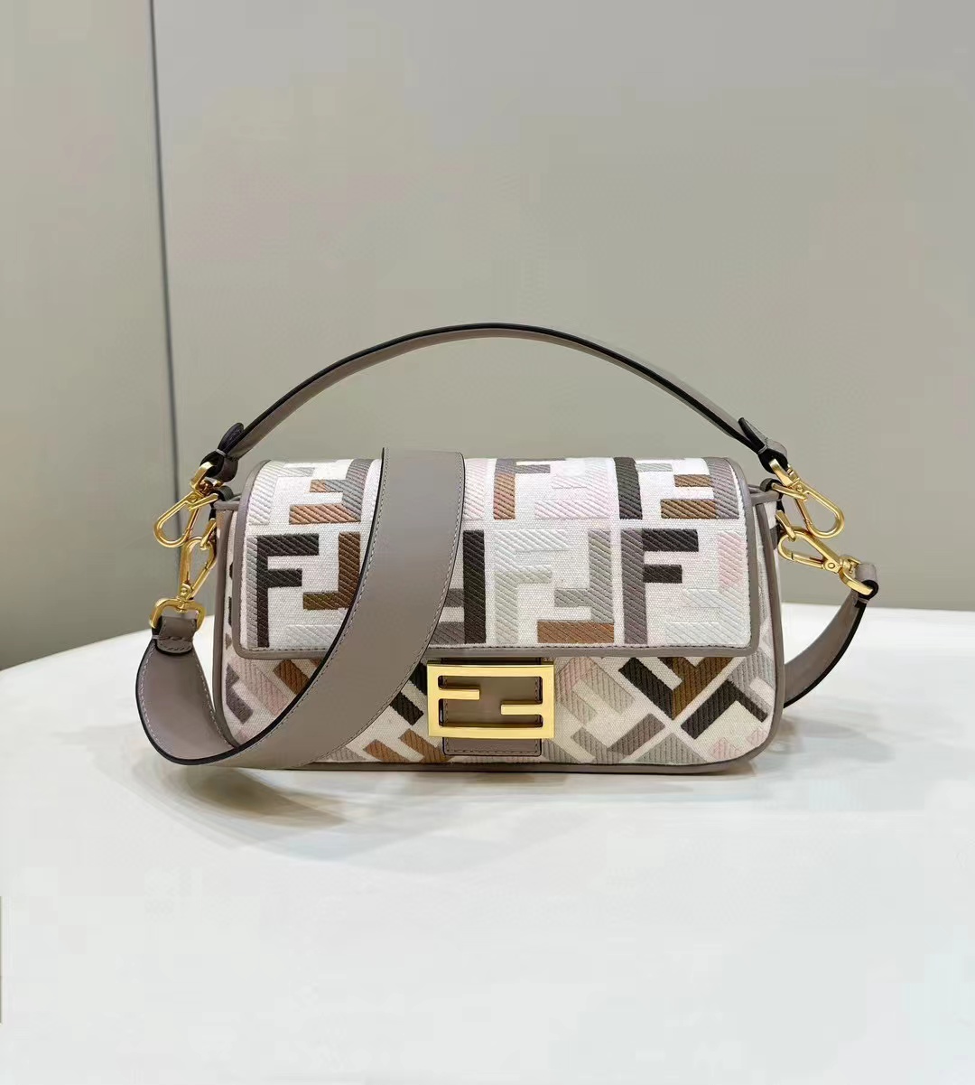 F**di baguette bag 26×6×14cm