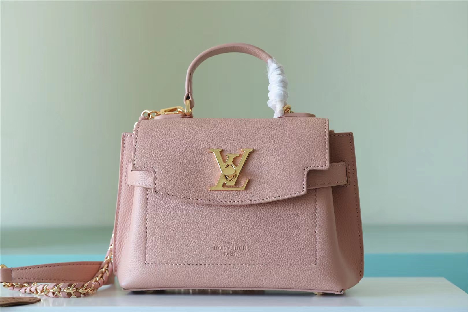 LV LOCKME EVER 23*17*10CM 2023113001