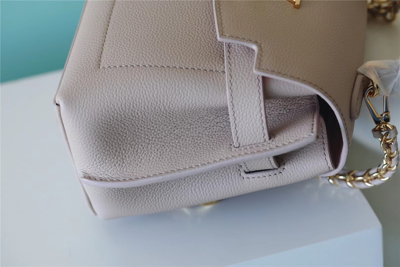 LV LOCKME EVER 23*17*10CM 2023113002