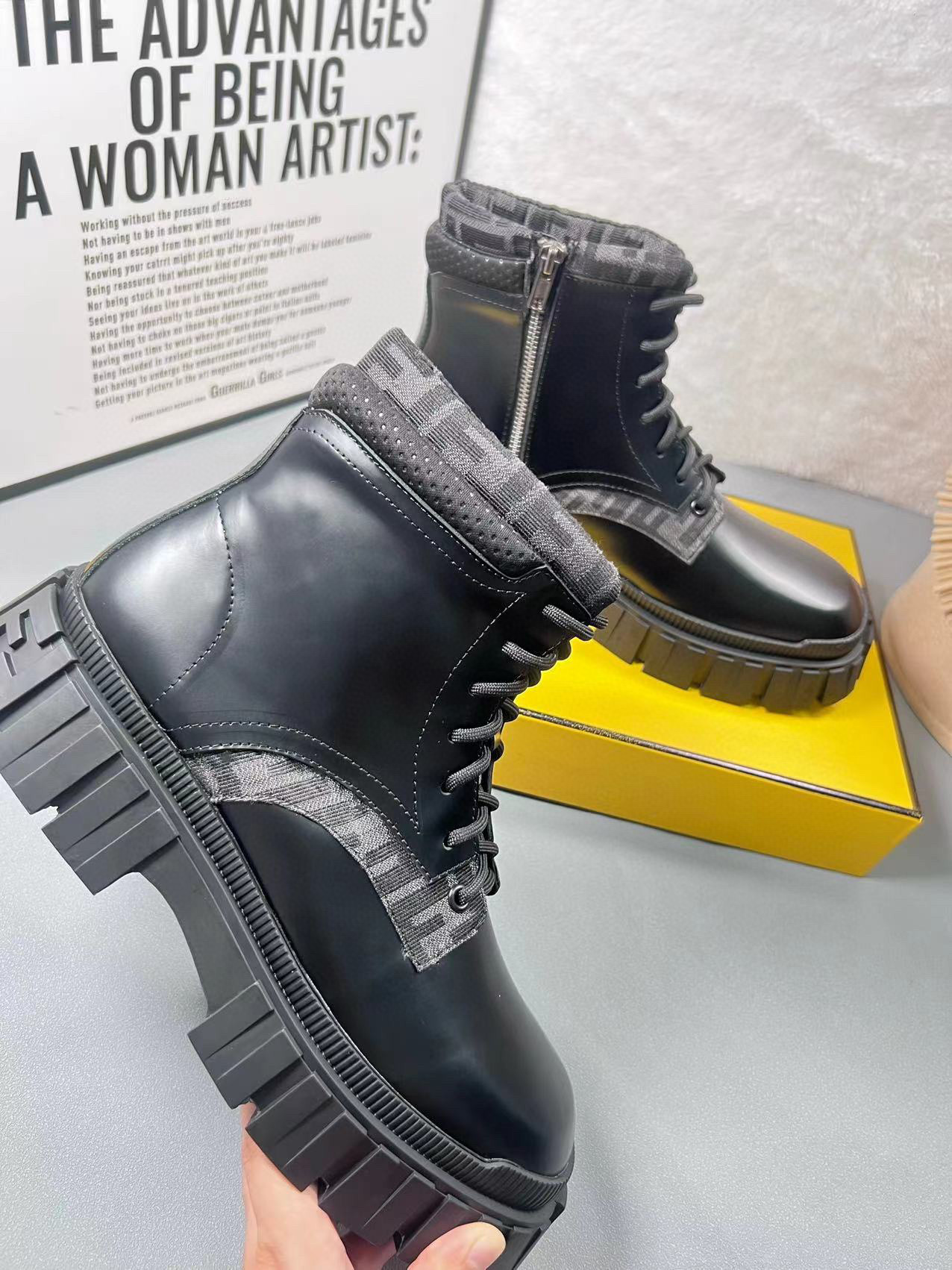 F**di boots both for women and men 2023120106