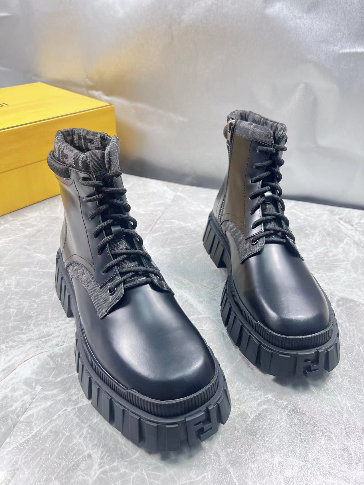 F**di boots both for women and men 2023120106