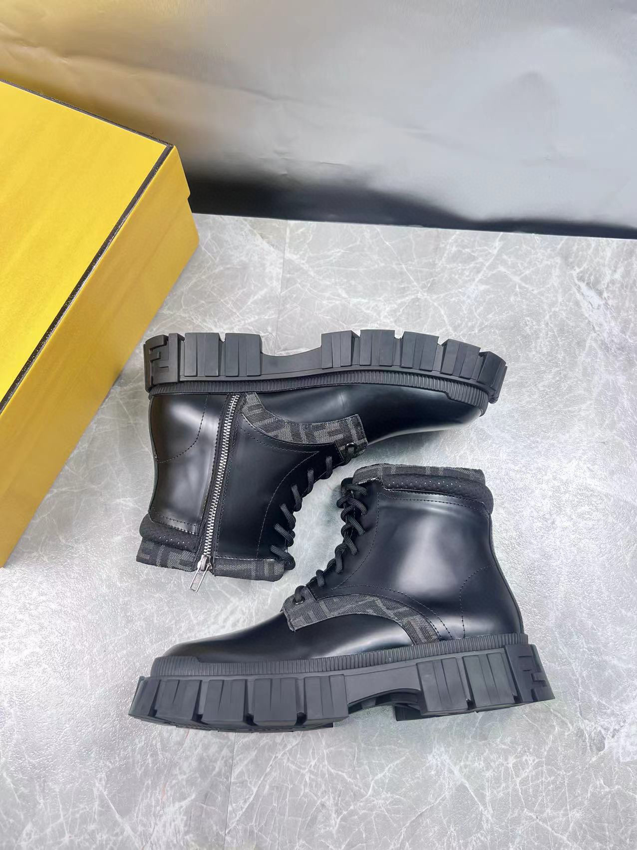 F**di boots both for women and men 2023120106