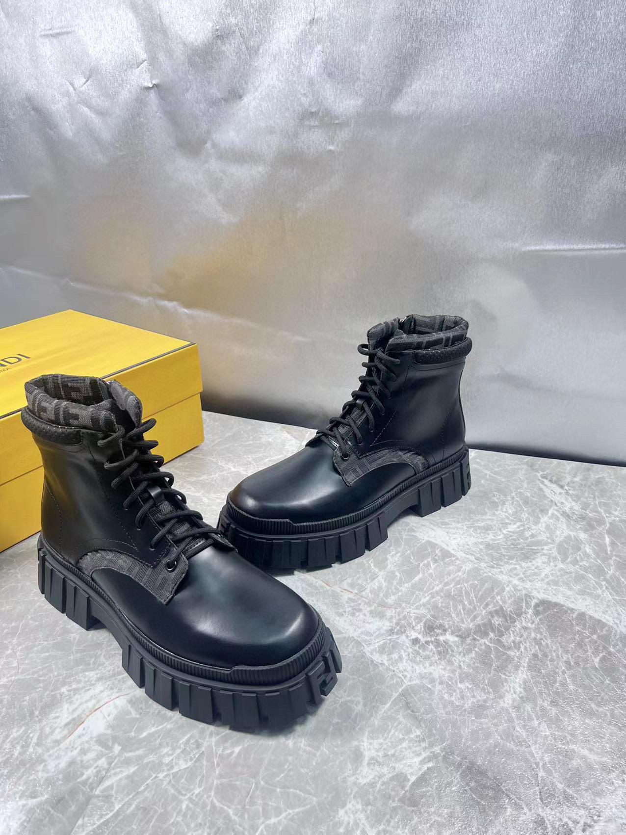 F**di boots both for women and men 2023120106